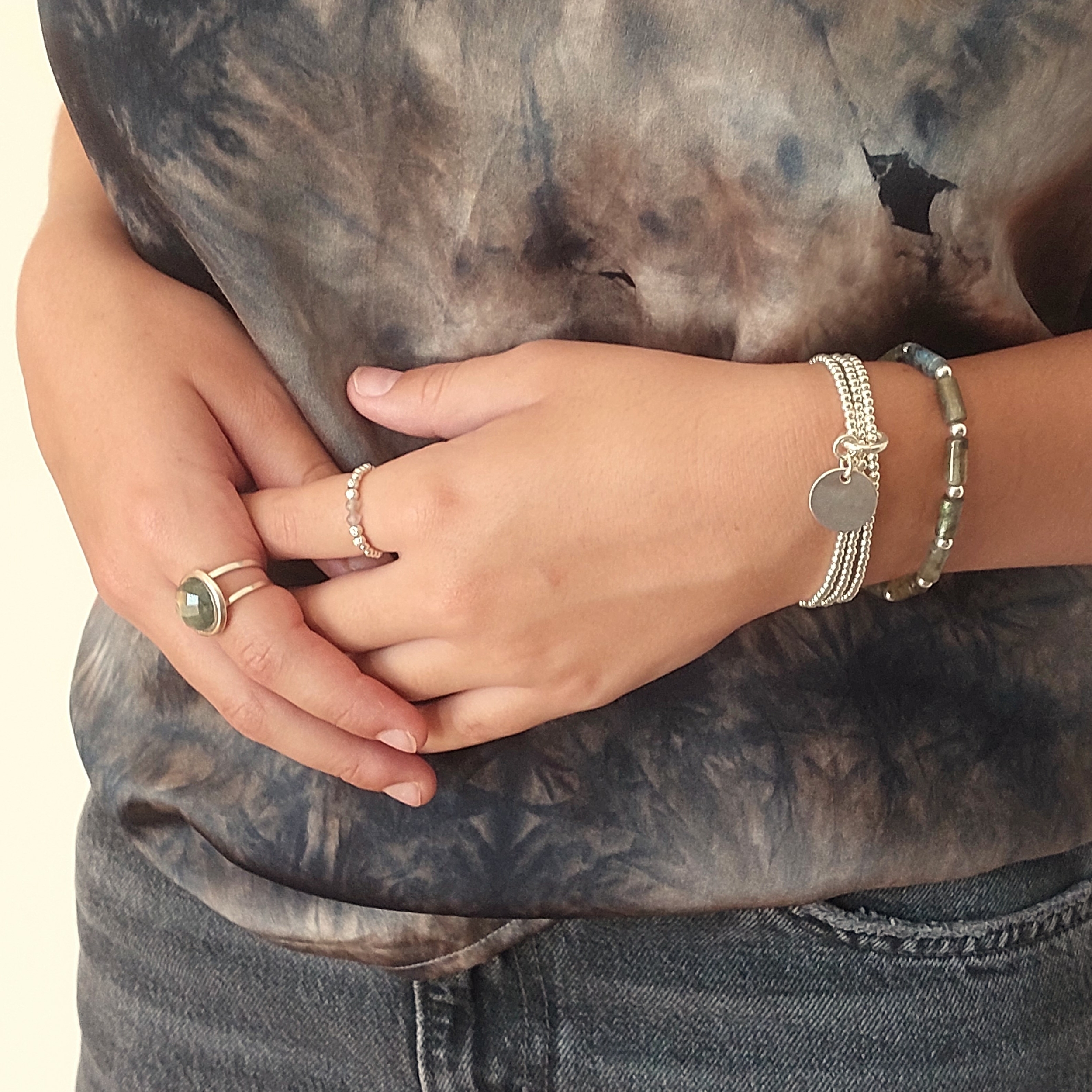 jeanne-bracelet-elastique-femme-triple-rangs-medaille-argent-925-l-insolente-bijoux