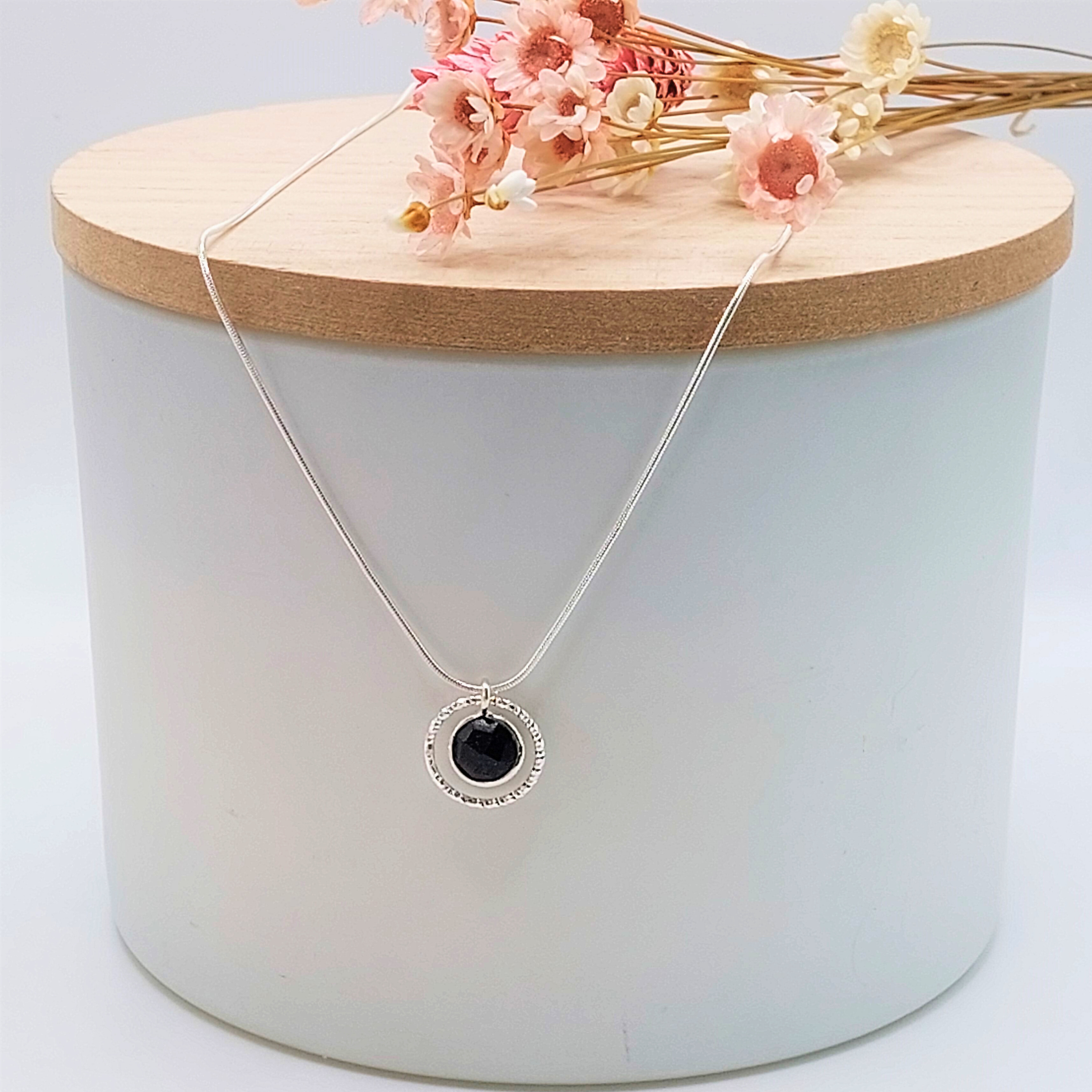 collier-cercle-diamanté-argent-925-pierre-onyx-noire-l-insolente-bijoux