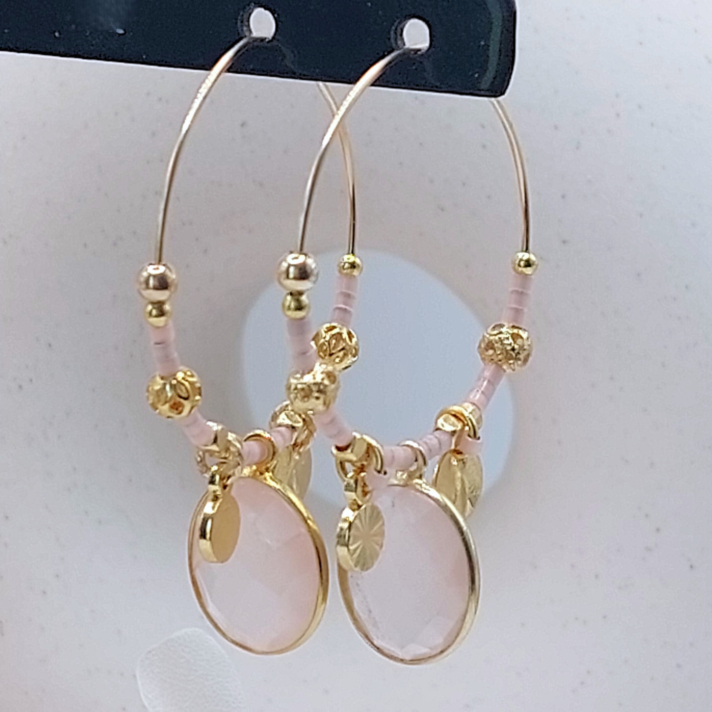 boucles-d-oreilles-creoles-gold-filled-quartz-rose-veritable-linsolente-bijoux