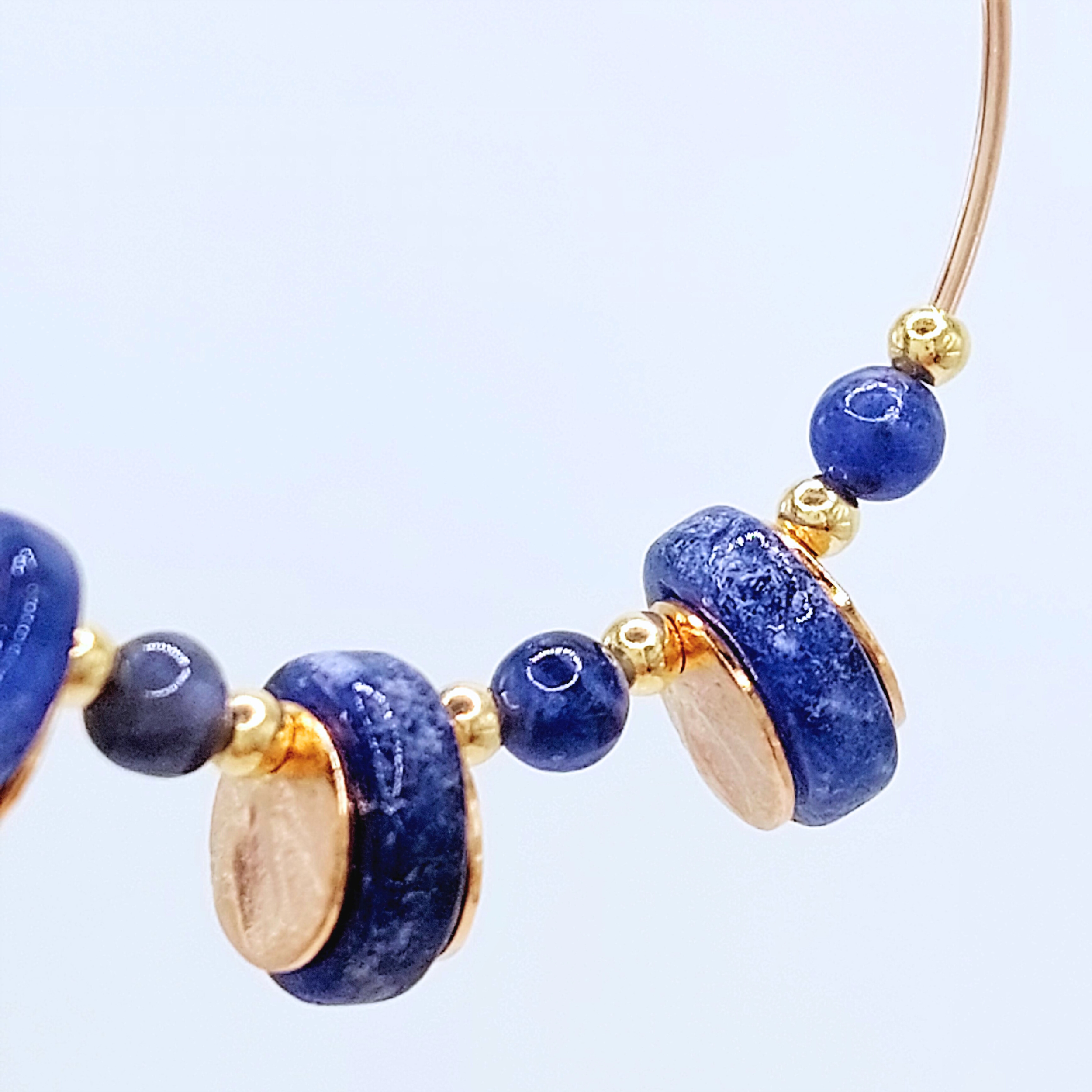 boucles-d-oreilles-creoles-gold-filled-sodalite-bleu-veritable-linsolente-bijoux