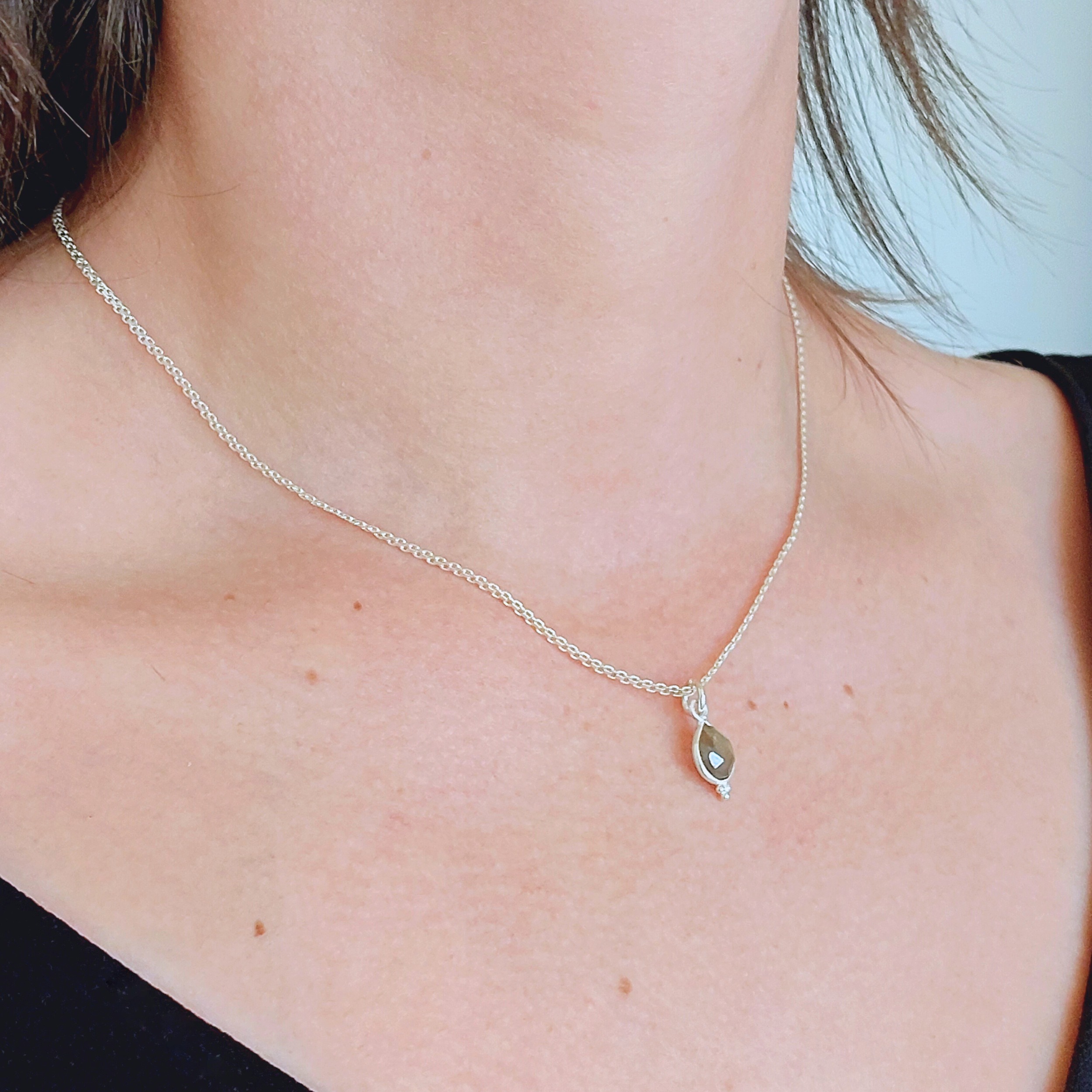 Collier Labradorite – Pierre Naturelle Goutte D'Eau – Plaqué Argent 925 – Lithothérapie