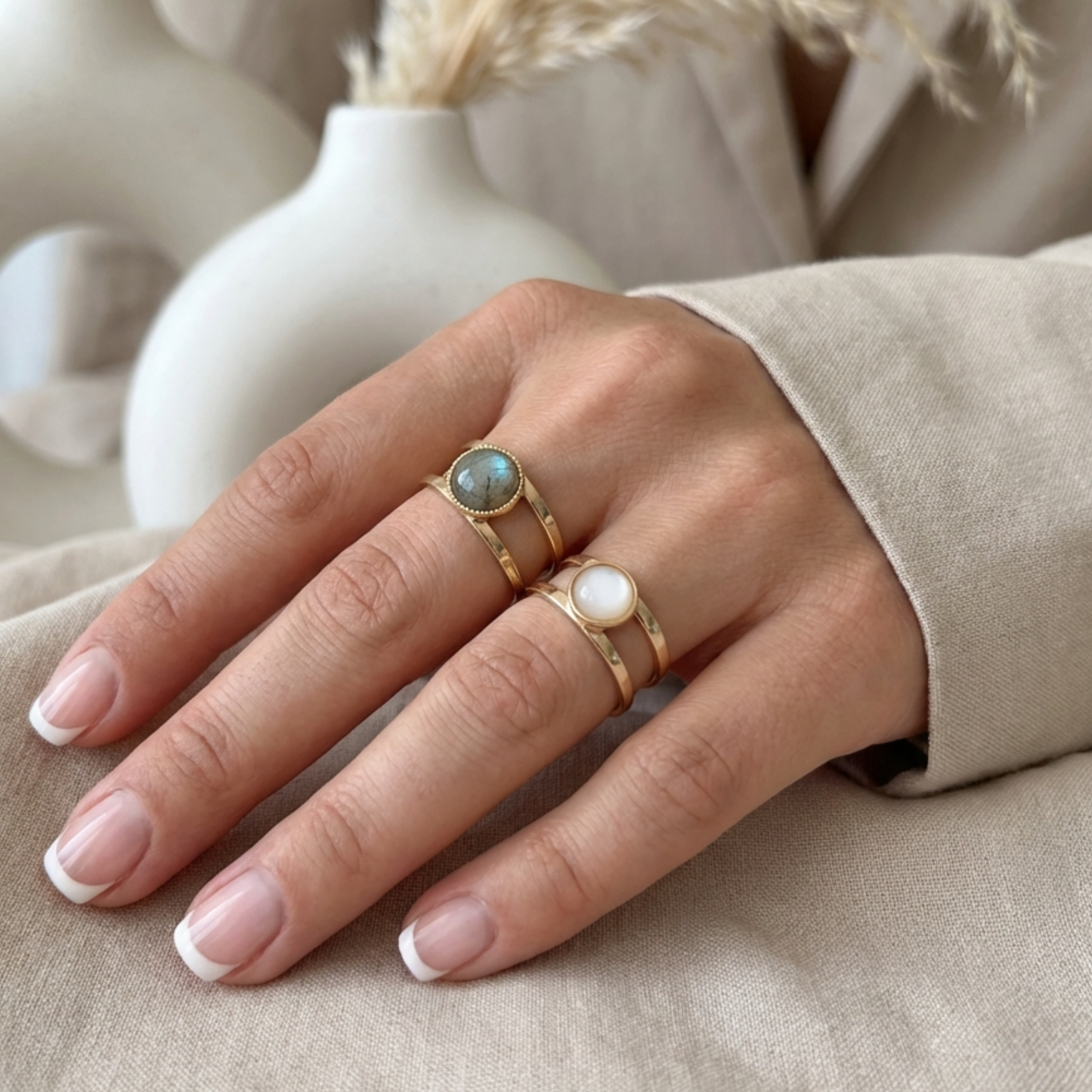 bague-plaqué-or-cabochon-labradorite-véritable-linsolente-bijoux