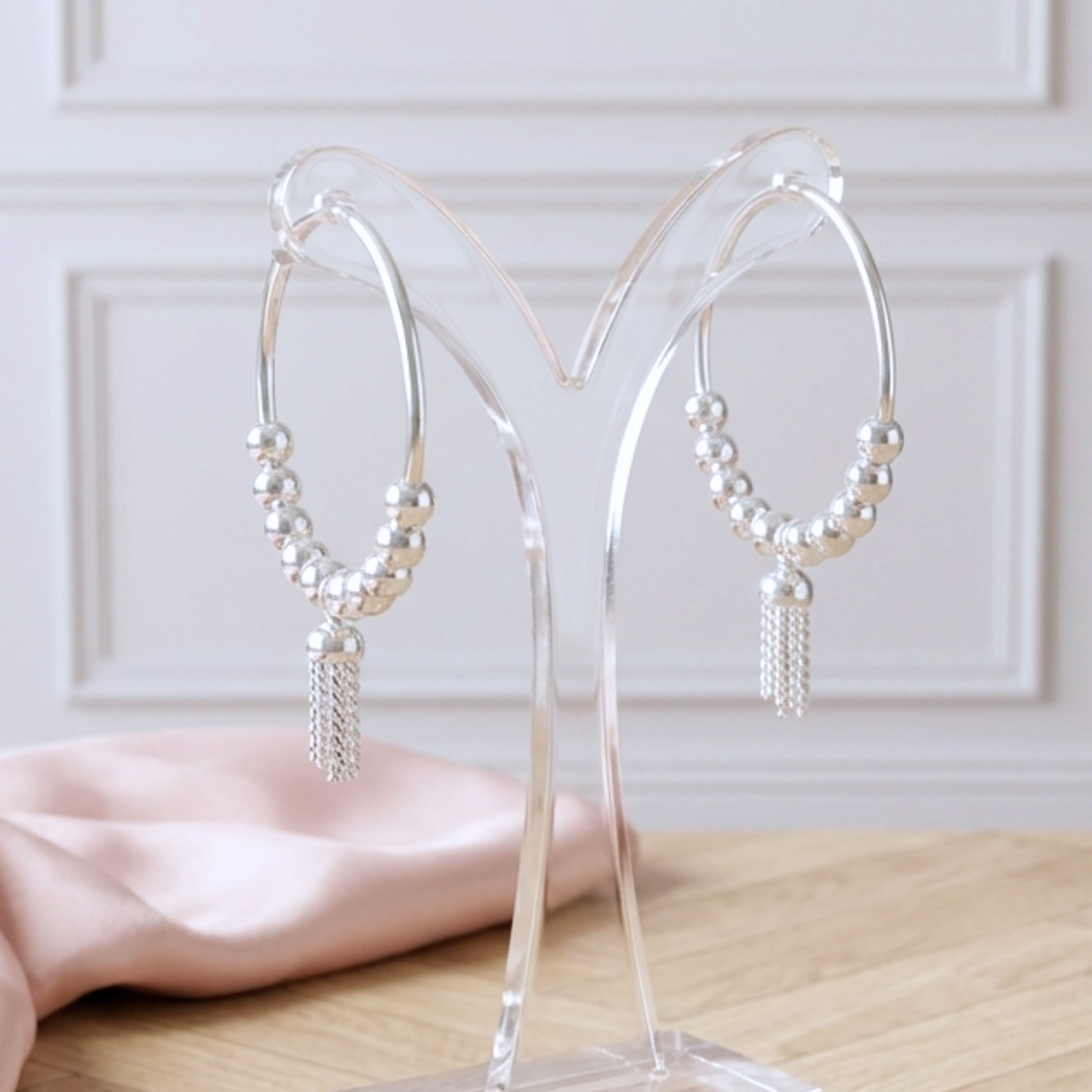 boucles-d-oreilles-creoles-pompon-argent-massif-925-l-insolente-bijoux