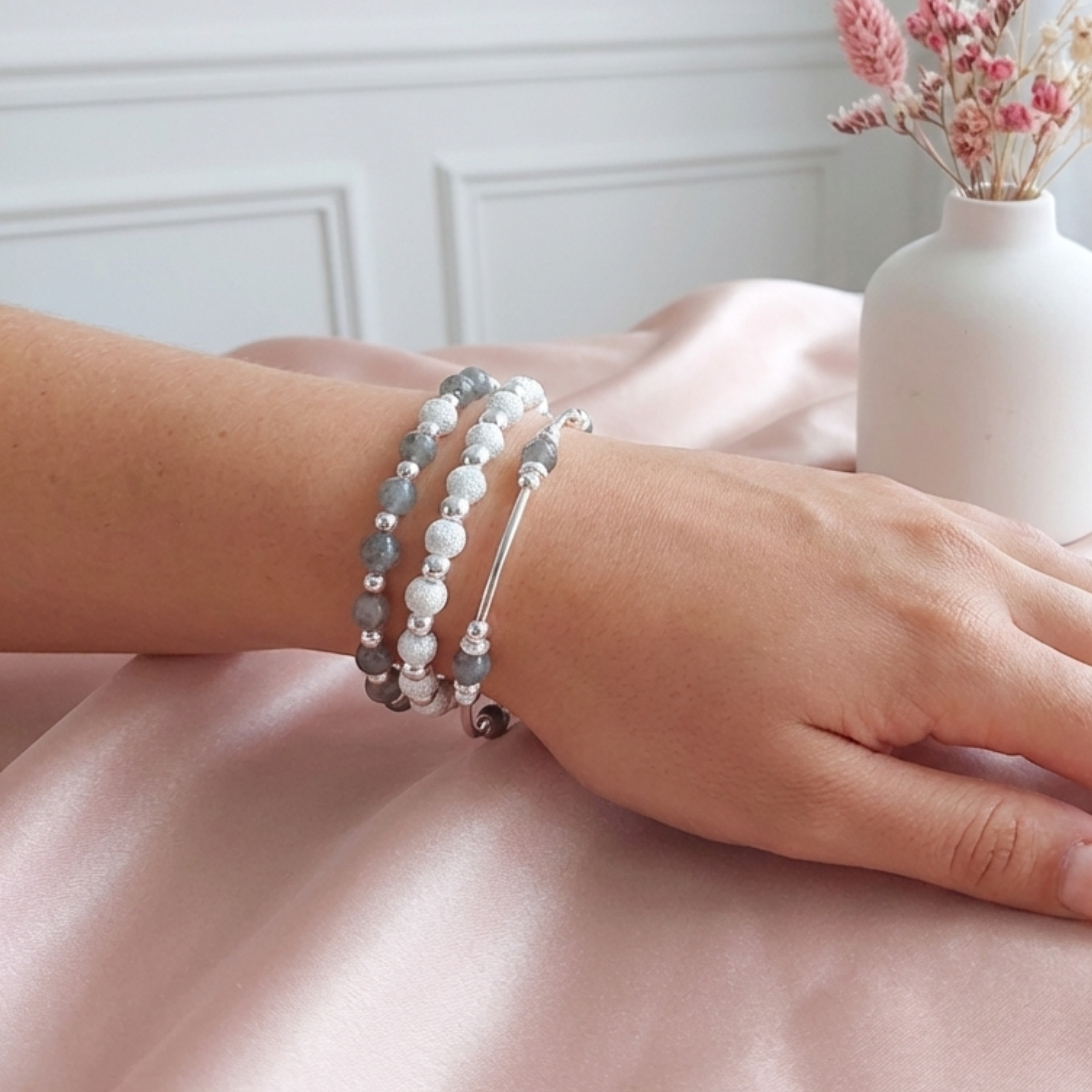 bracelet-argent-massif-925-perles-jonc-perles-naturelles-veritables-labradorite-elastique-l-insolente-bijoux