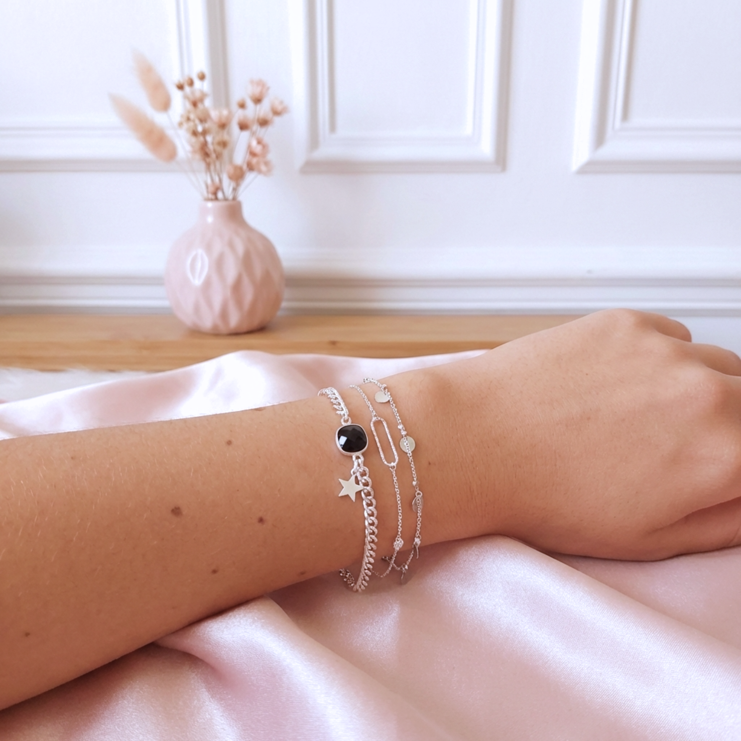 bracelet-femme-argent-massif-925-chaine-gourmette-onyx-noire-etoile-linsolente-bijoux
