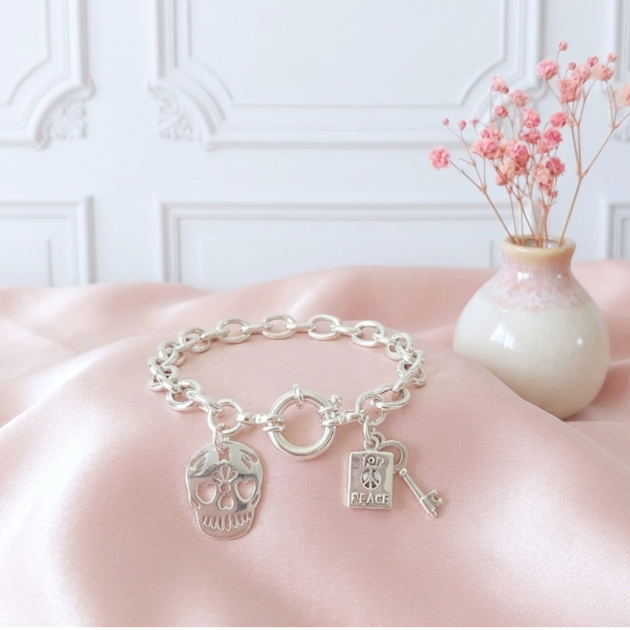 Bracelet breloques capsules noires - CaroleG Boutique Bijoux Fantaisie