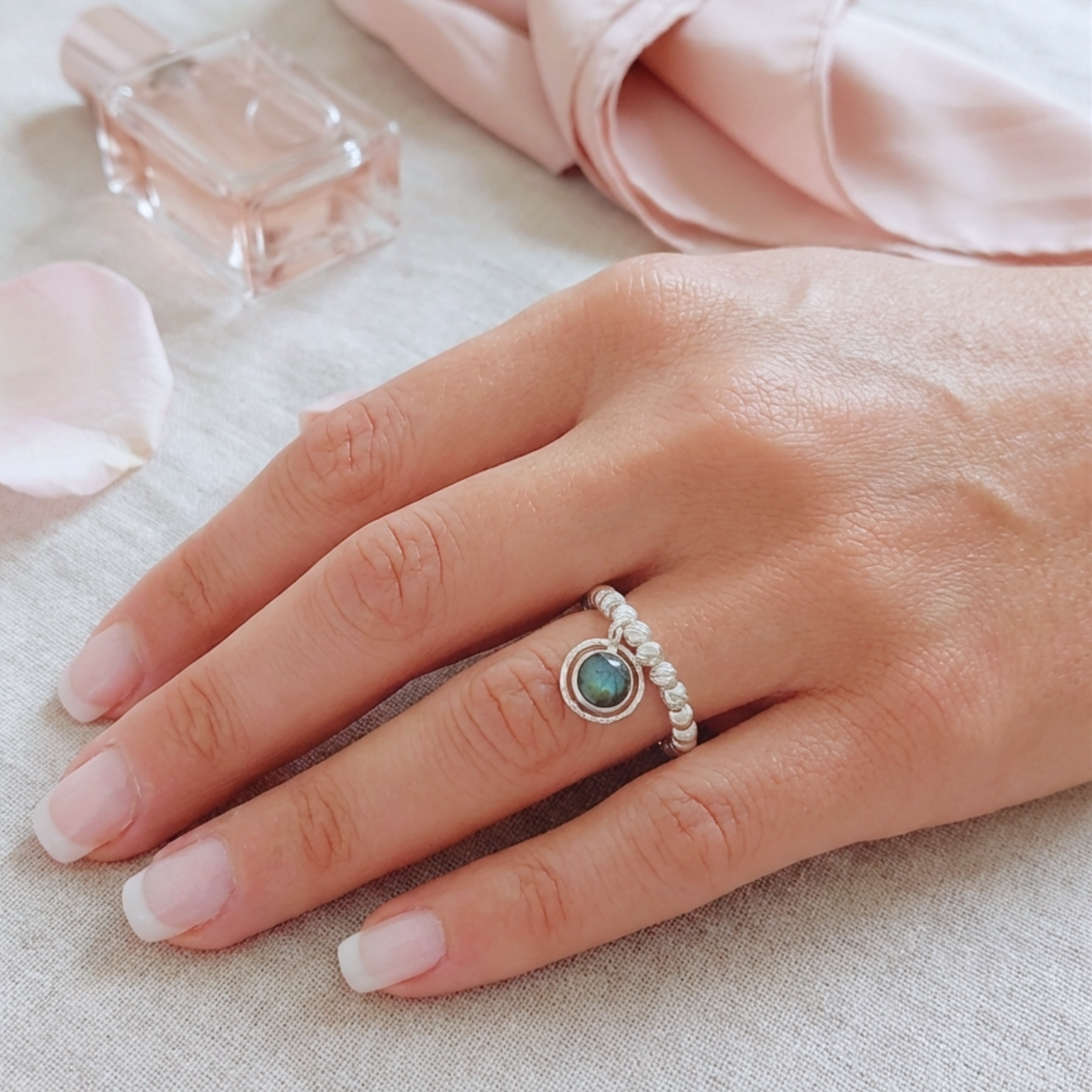 bague-argent-massif-925-elastique-femme-labradorite-l-insolente-bijoux-français