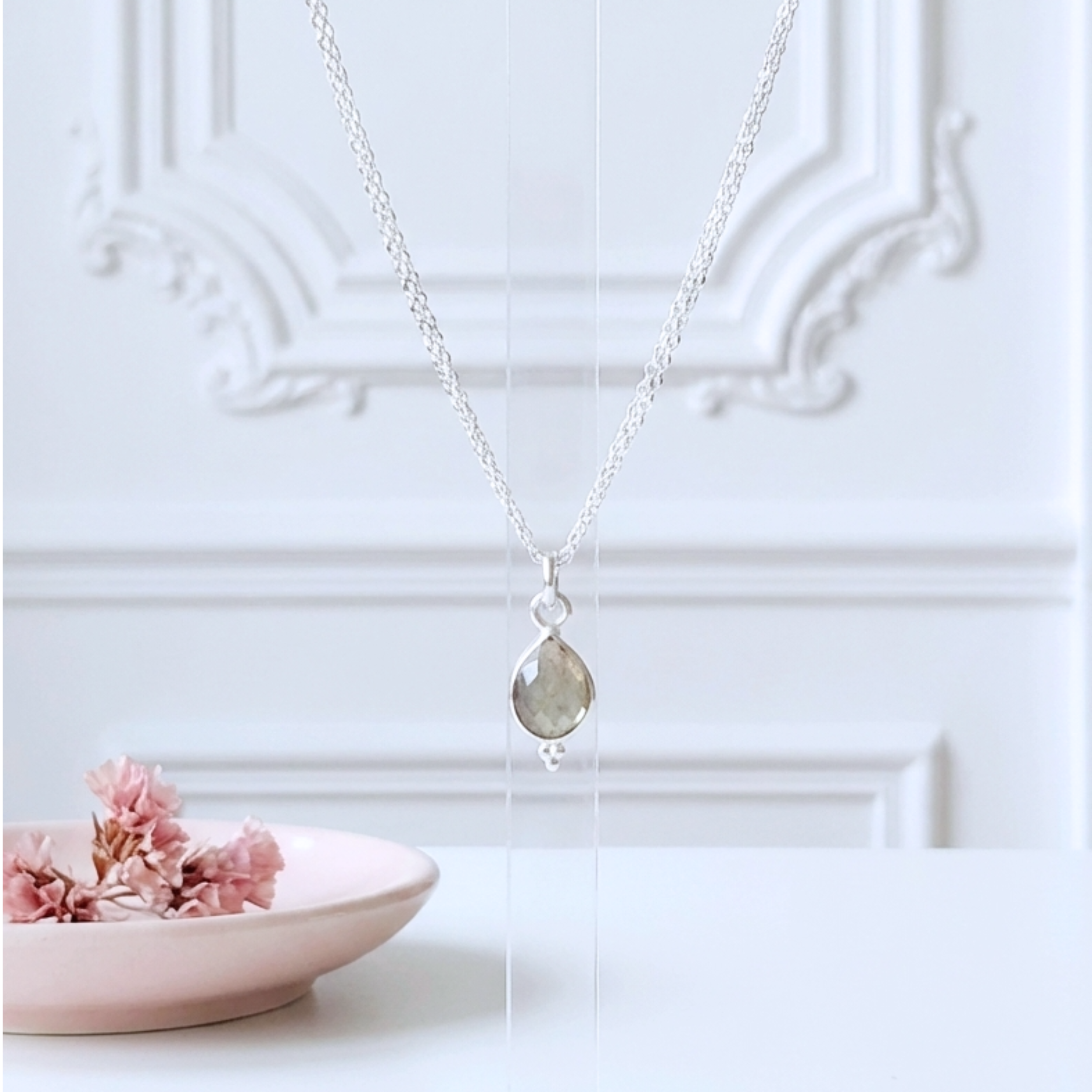 collier-argent-massif-925-femme-labradorite-lithotherapie-linsolente-bijoux