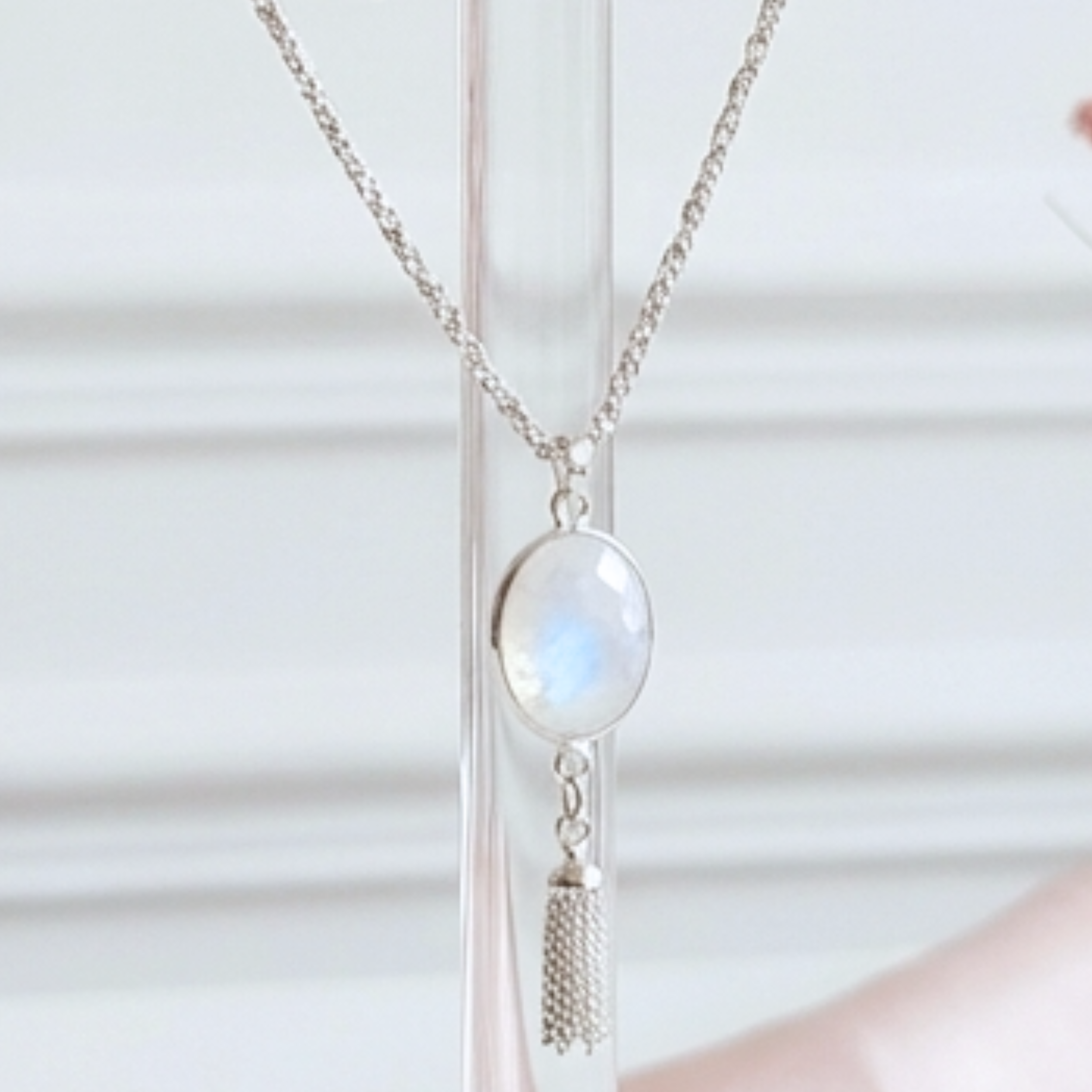 collier-argent-massif-925-pompon-pendentif-pierre-de-lune-lithotherapie-l-insolente-bijoux