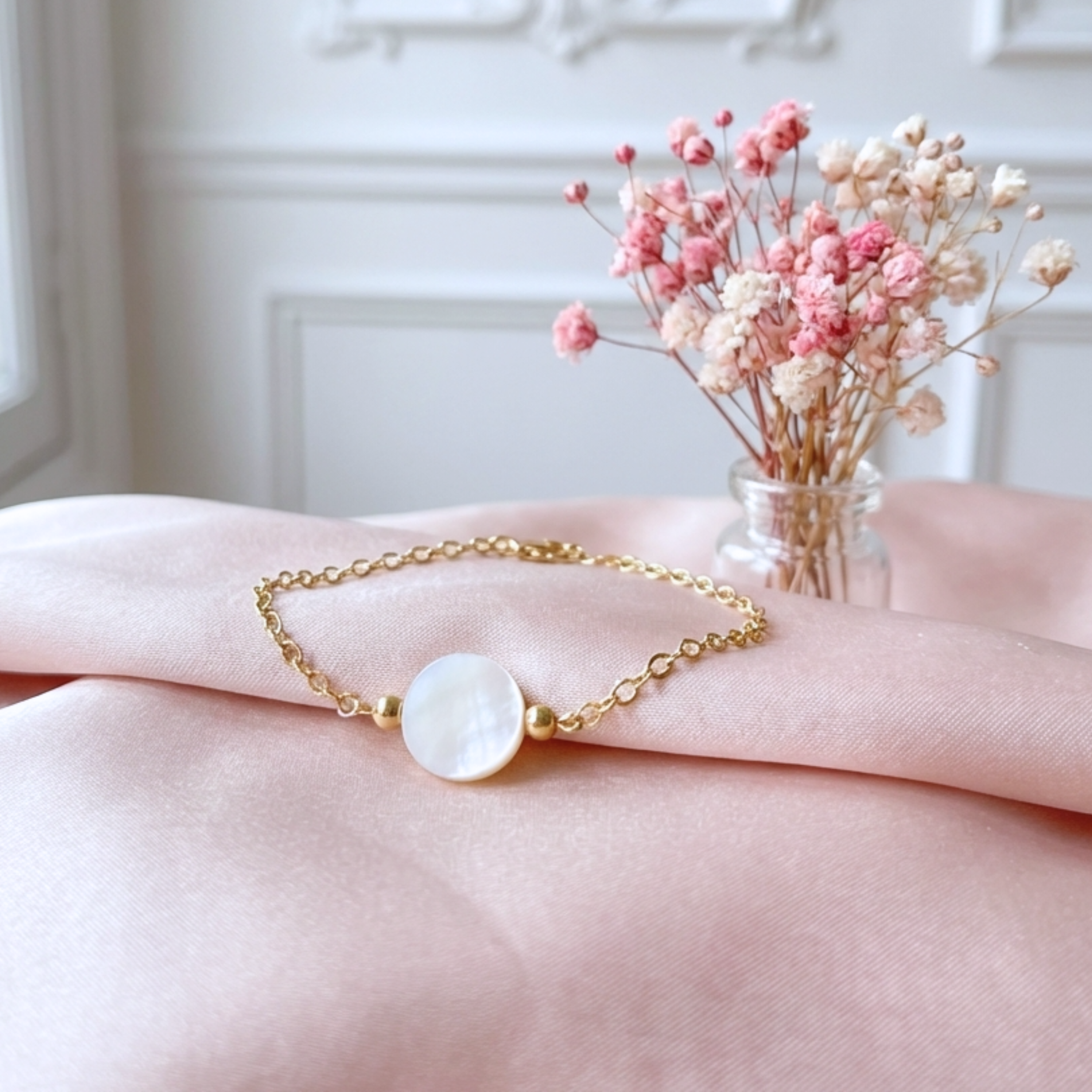 bracelet-femme-plaqué-or-perle-nacre-veritable-l-insolente-bijoux-français