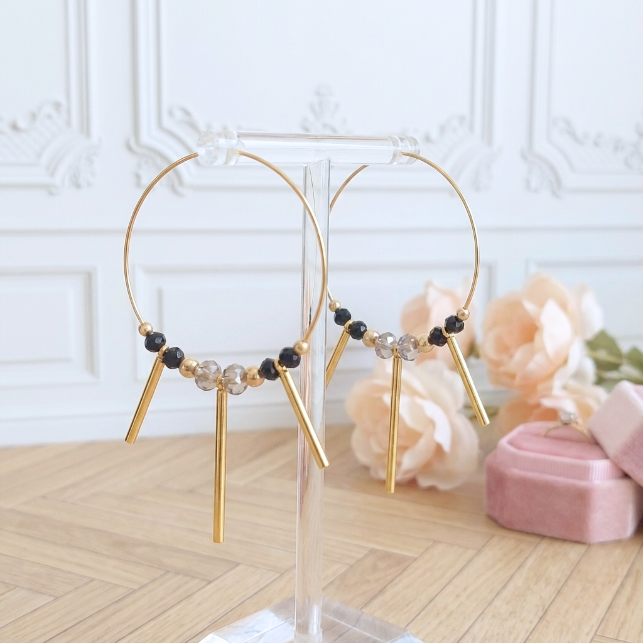 boucles-d-oreilles-creoles-doré-barre-perles-facettées-l-insolente-bijoux (3)