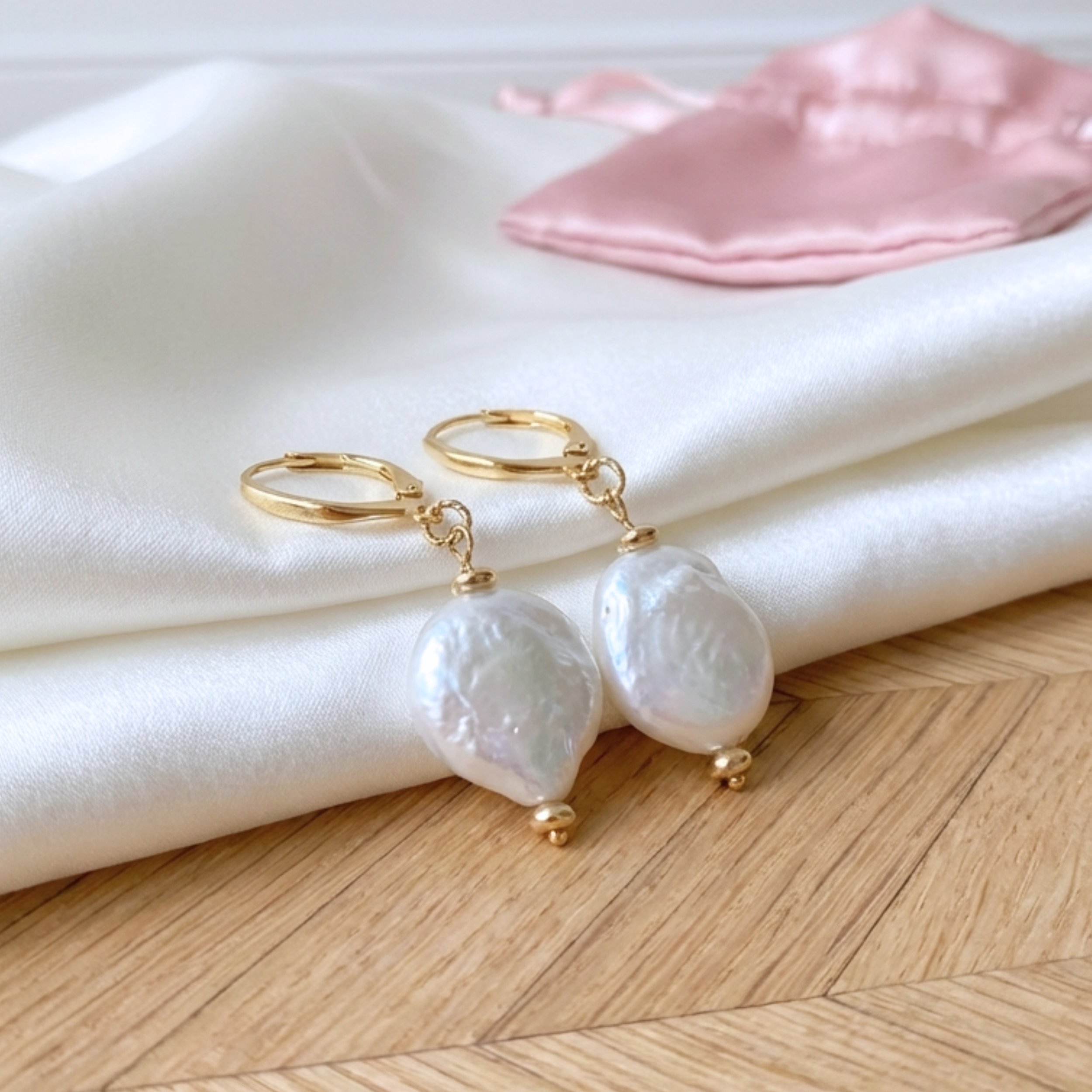 boucles-d-oreilles-dormeuses-gold-filled-femme-perle-eau-douce-veritable-baroque-linsolente-bijoux