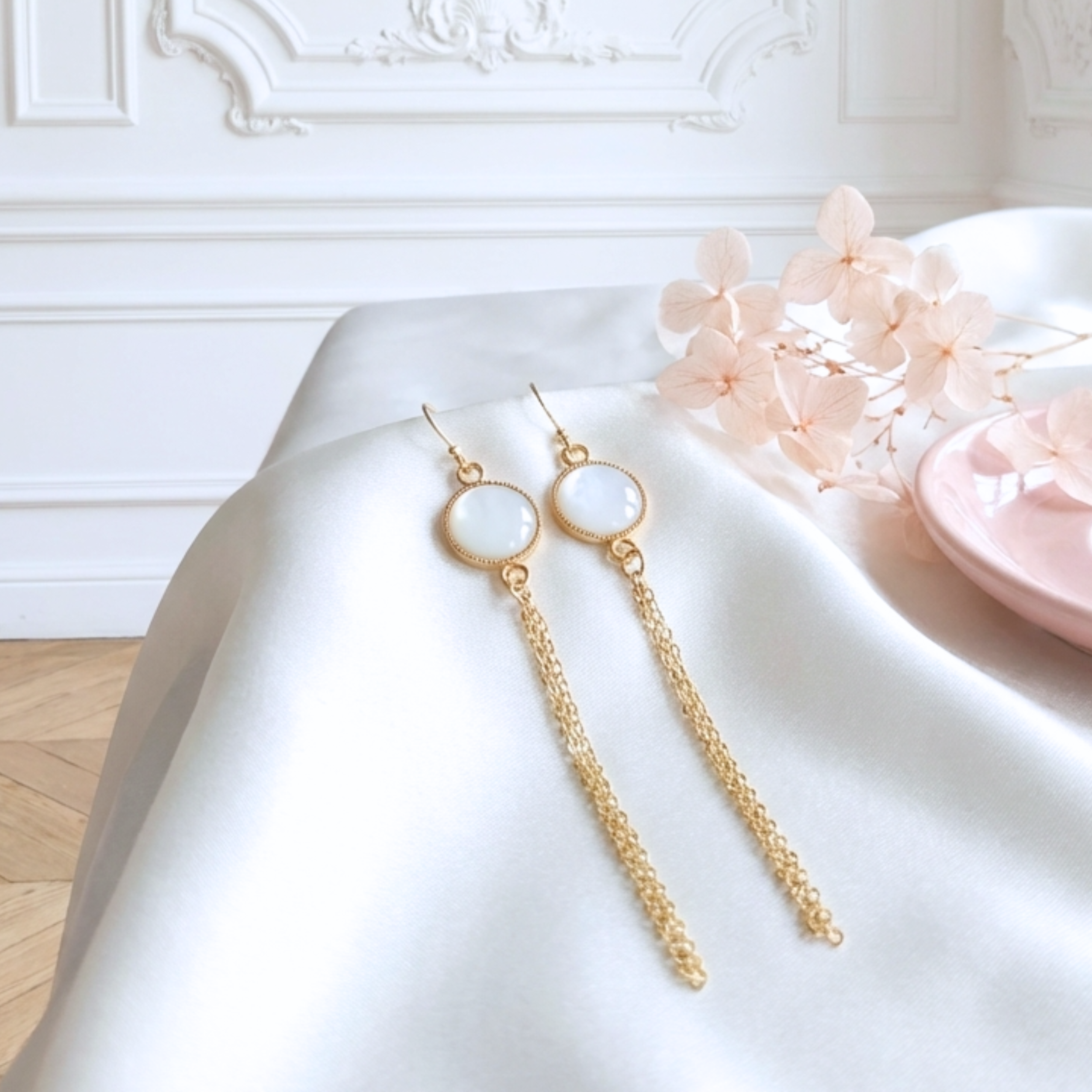 boucles-d-oreilles-Gold-Filled-chaines-pendantes-femme-nacre-naturelle-l-insolente-bijoux