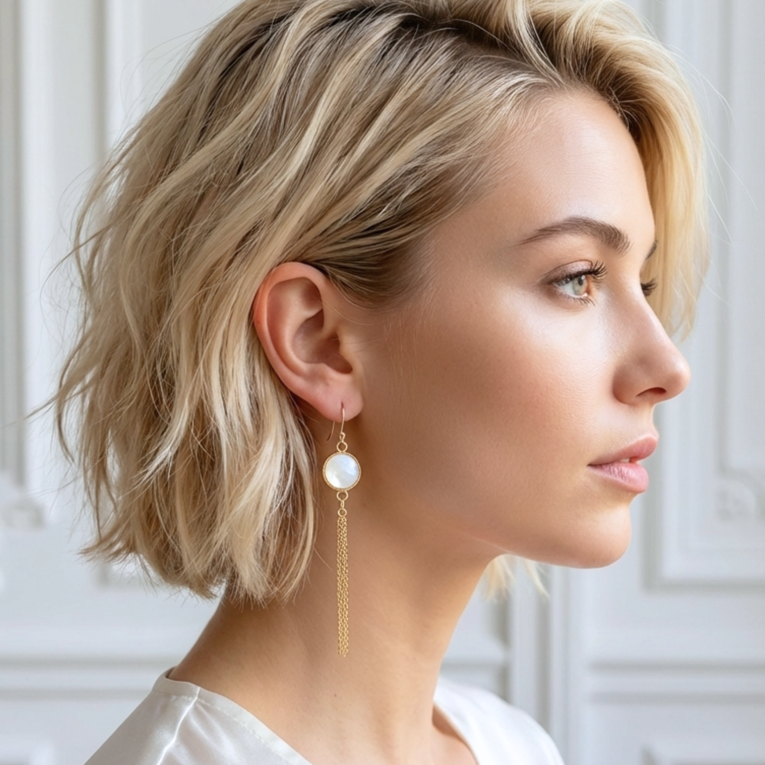boucles-d-oreilles-pendantes-Gold-Filled-chaines-pendantes-nacre-naturelle-l-insolente-bijoux