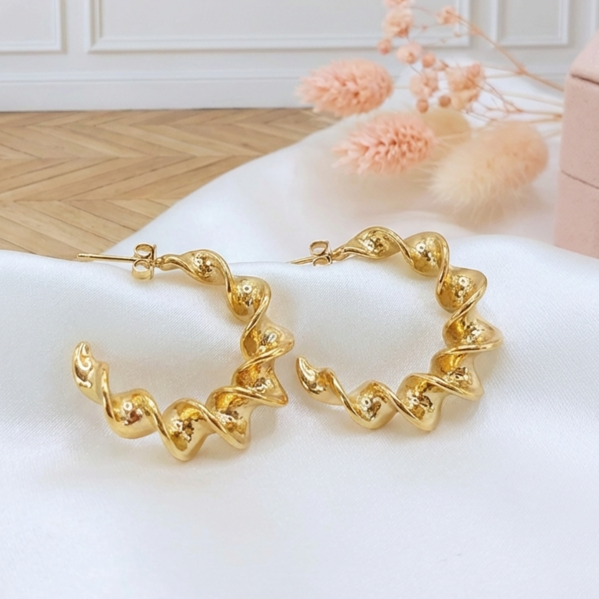 boucles-d-oreilles-créoles-torsadées-acier-inoxydable-doré-l-insolente-bijoux (2)