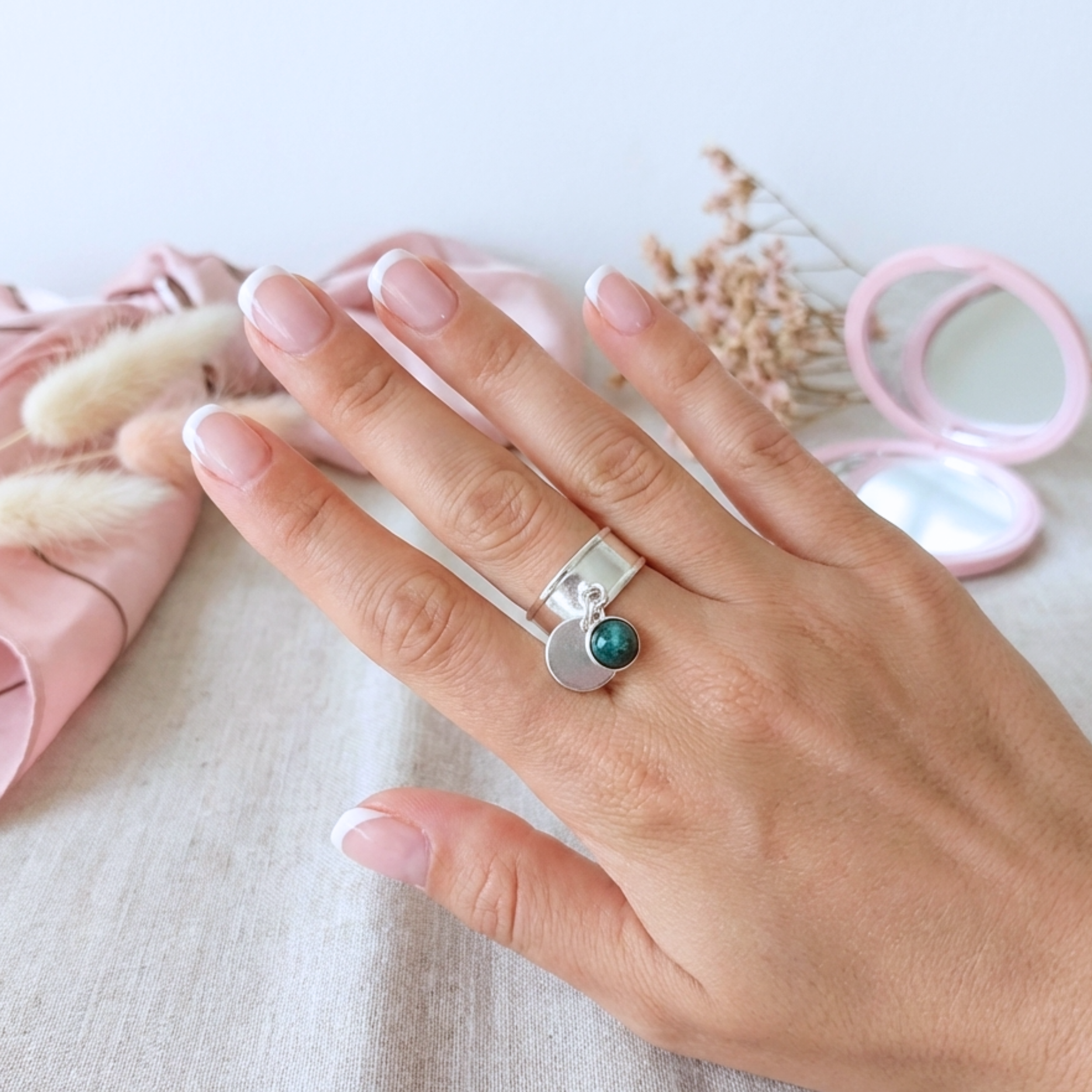 bague-reglable-ajustable-argent-925-femme-cabochon-aventurine-verte-naturelle-lithotherapie-veritable-pastille-flora-linsolente-bijoux