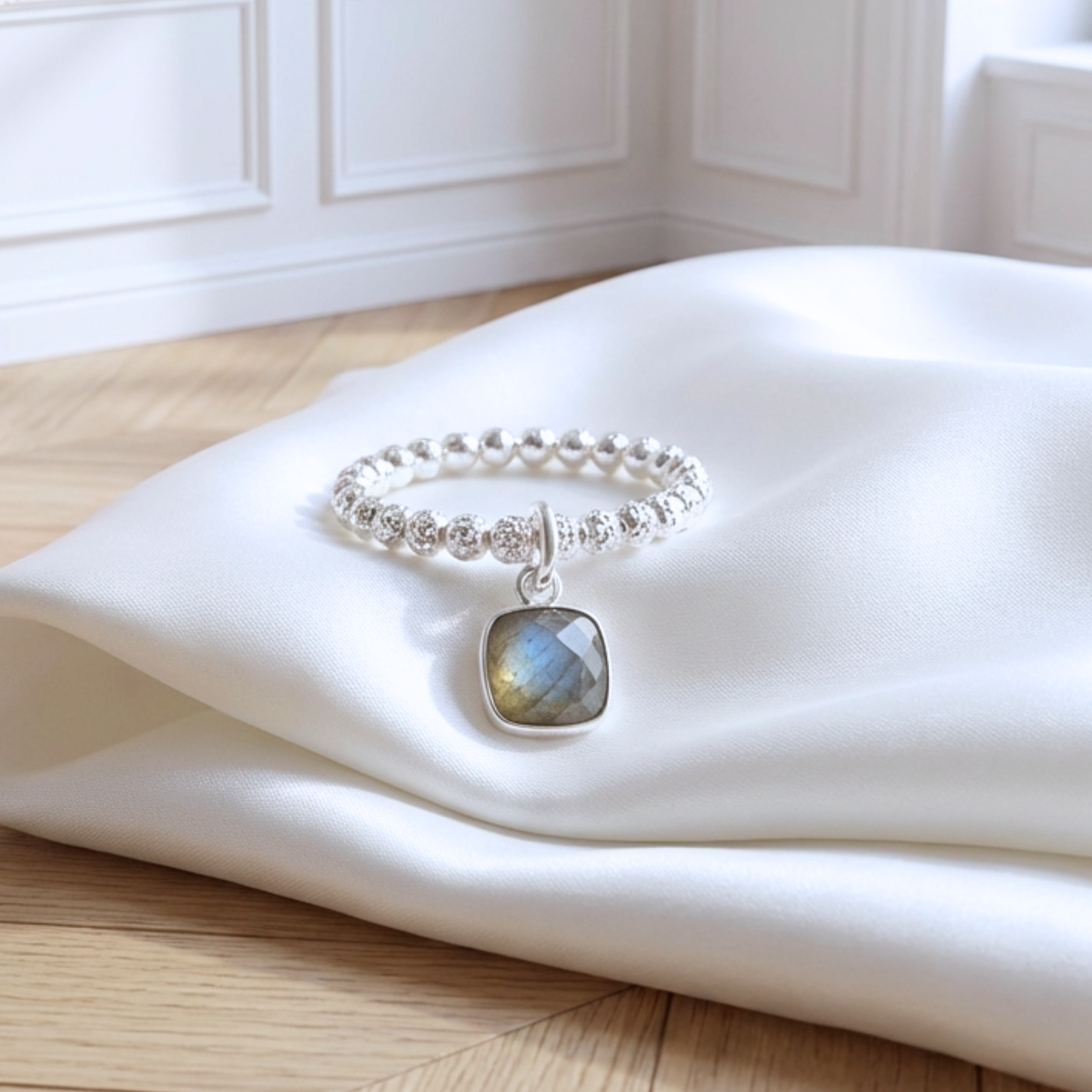 bague-elastique-argent-925-massif-femme-perles-facettes-labradorite-lithotherapie-pendentif-l-insolente-bijoux