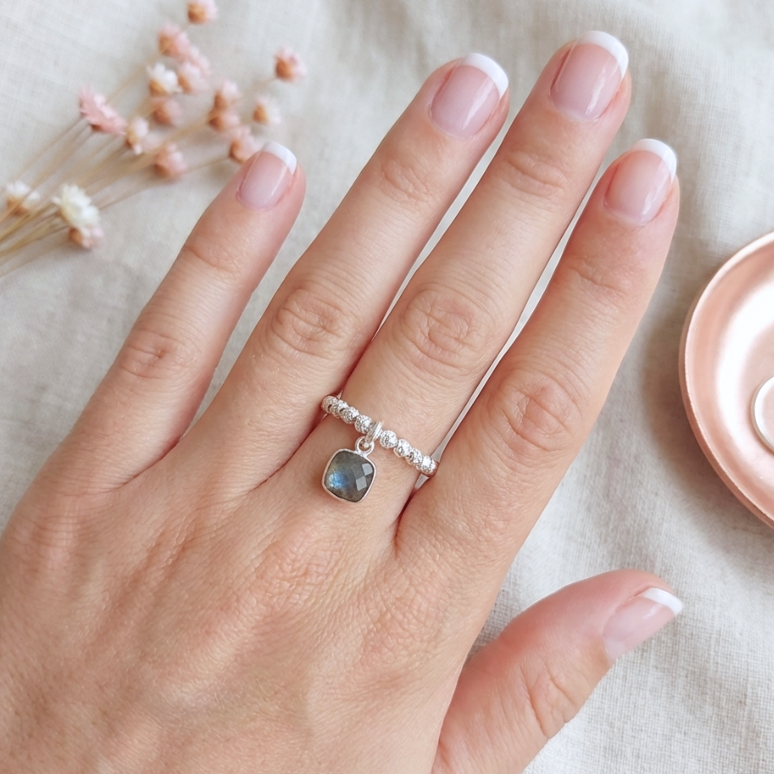 bague-elastique-argent-925-massif-femme-perles-facettes-labradorite-naturelle-pendentif-l-insolente-bijoux