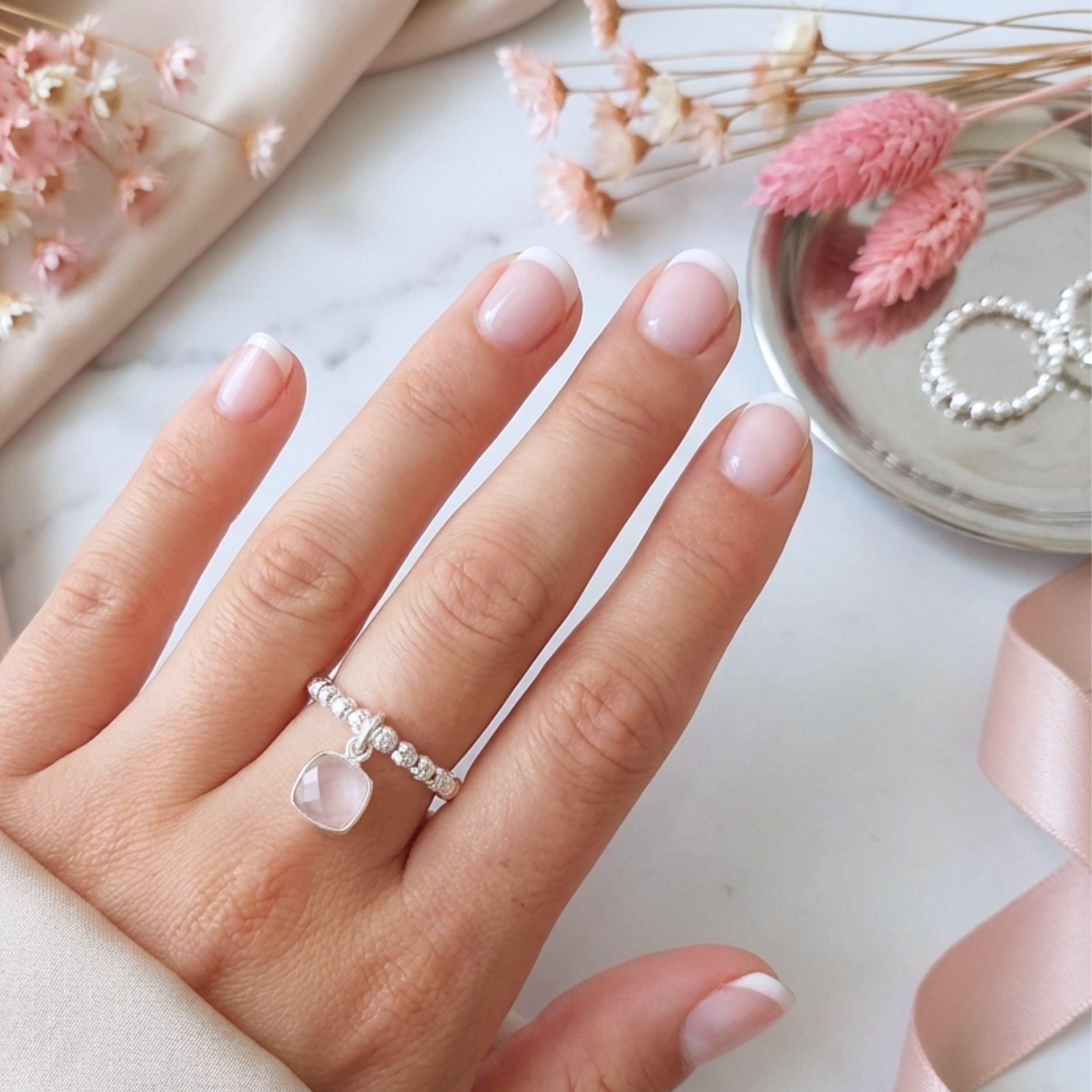 bague-elastique-argent-925-massif-femme-perles-facettes-quartz-rose--naturelle-veritable-lithotherapie-pendentif-l-insolente-bijoux (2)