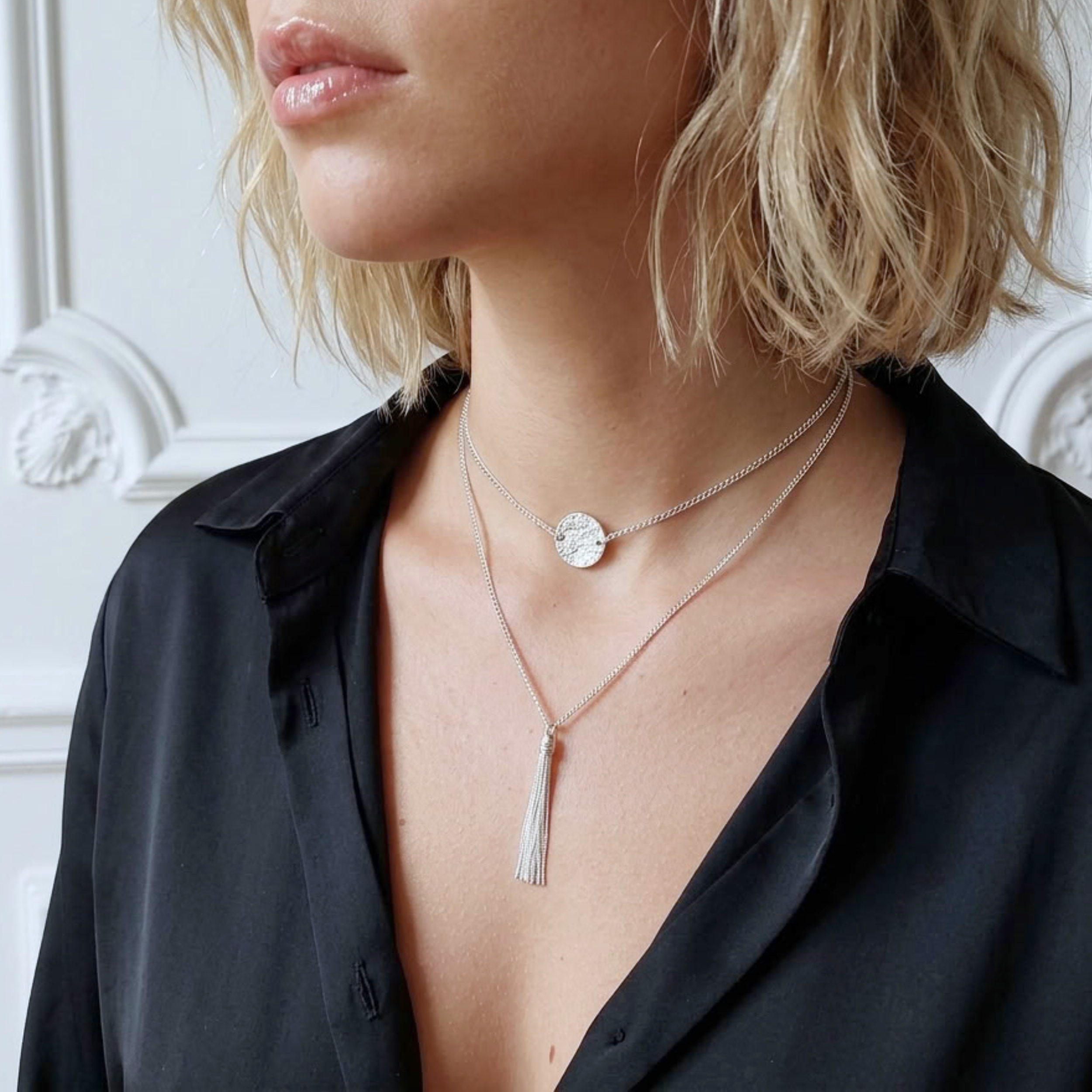 collier-femme-argent-925-massif-medaille-martelee-ras-de-cou-rock-layering-l-insolente-bijoux