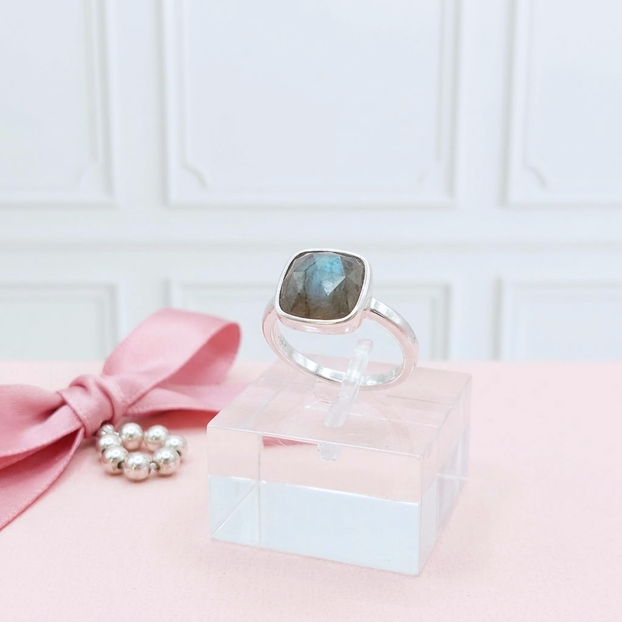 bague-argent-925-massif-lithotherapie-ajustable-cabochon-labradorite-veritable-linsolente-bijoux