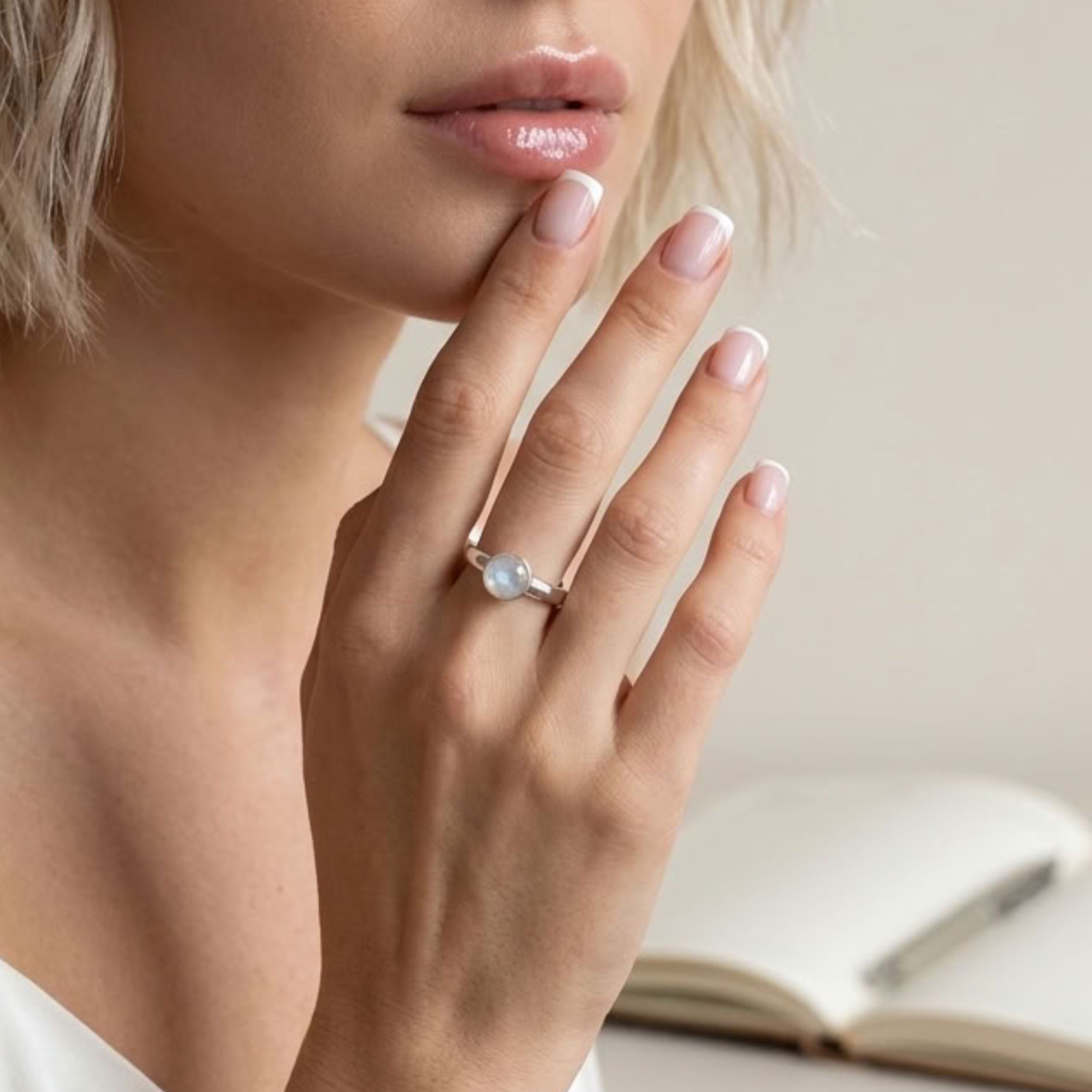 bague-argent-925-massif-femme-ajustable-reglable-cabochon-pierre-de-lune-veritable-lithotherapie-l-insolente-bijoux (3)
