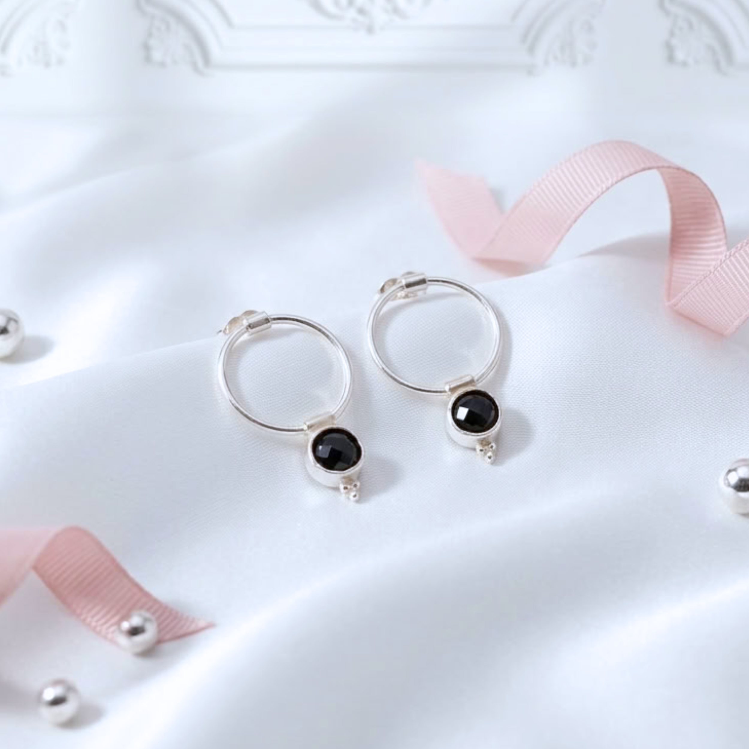 boucles-d-oreilles-puces-argent-925-massif-cabochon-spinelle-noir-veritable-femme-lithotherapie-l-insolente-bijoux
