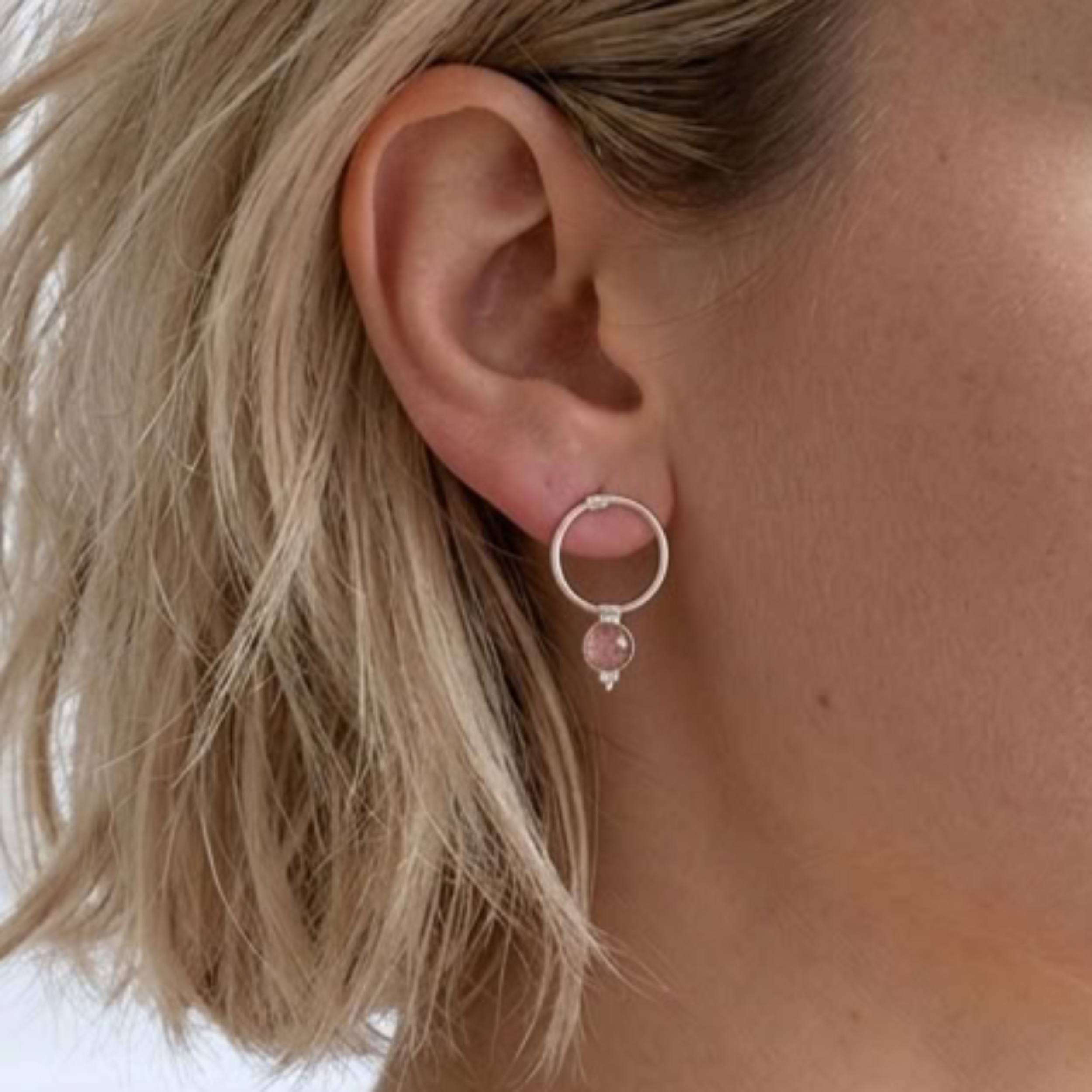 boucles-d-oreilles-puces-argent-925-massif-femme-cabochon-quartz-fraise-veritable-femme-lithotherapie-linsolente-bijoux