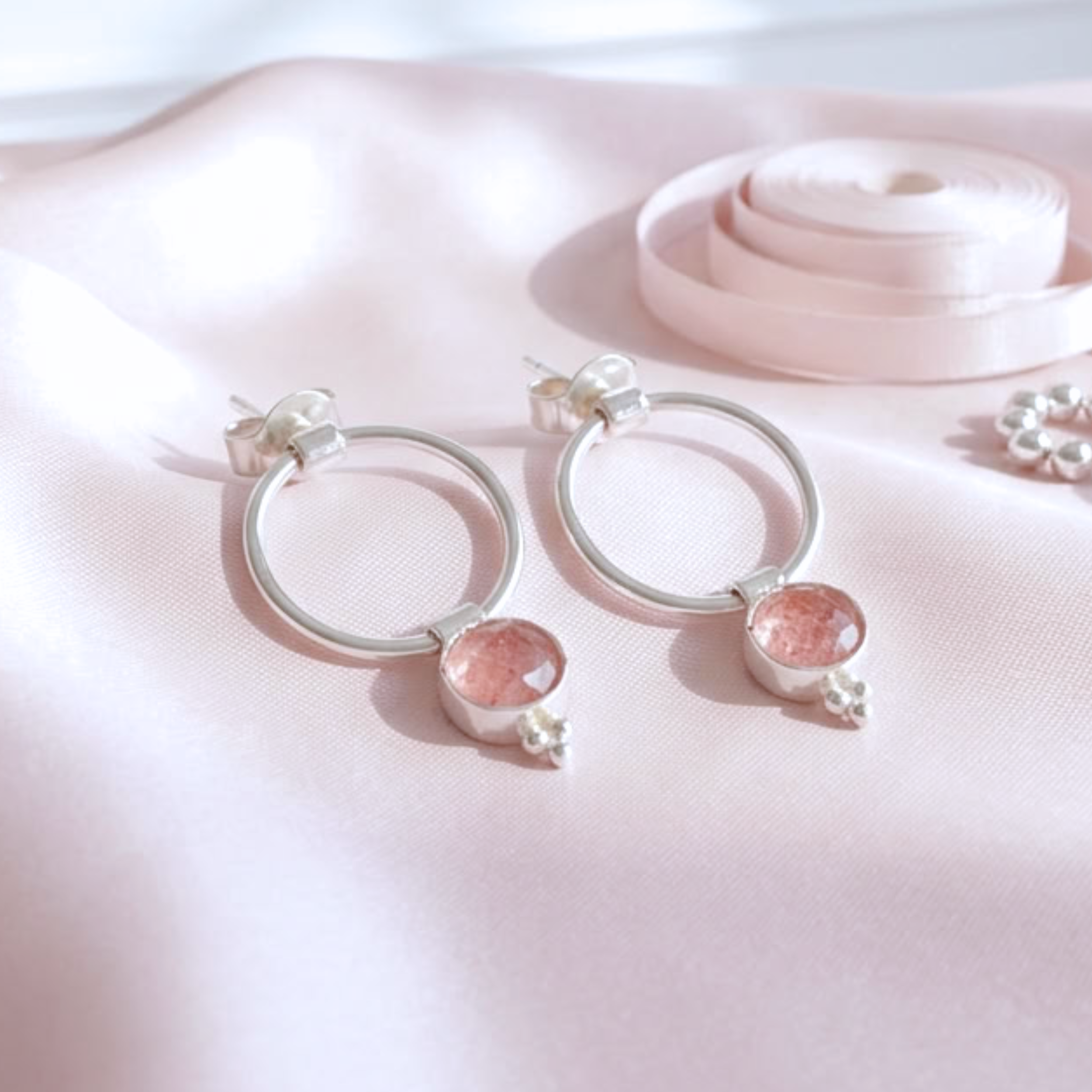boucles-d-oreilles-puces-argent-925-massif-cabochon-quartz-fraise-veritable-femme-lithotherapie-l-insolente-bijoux
