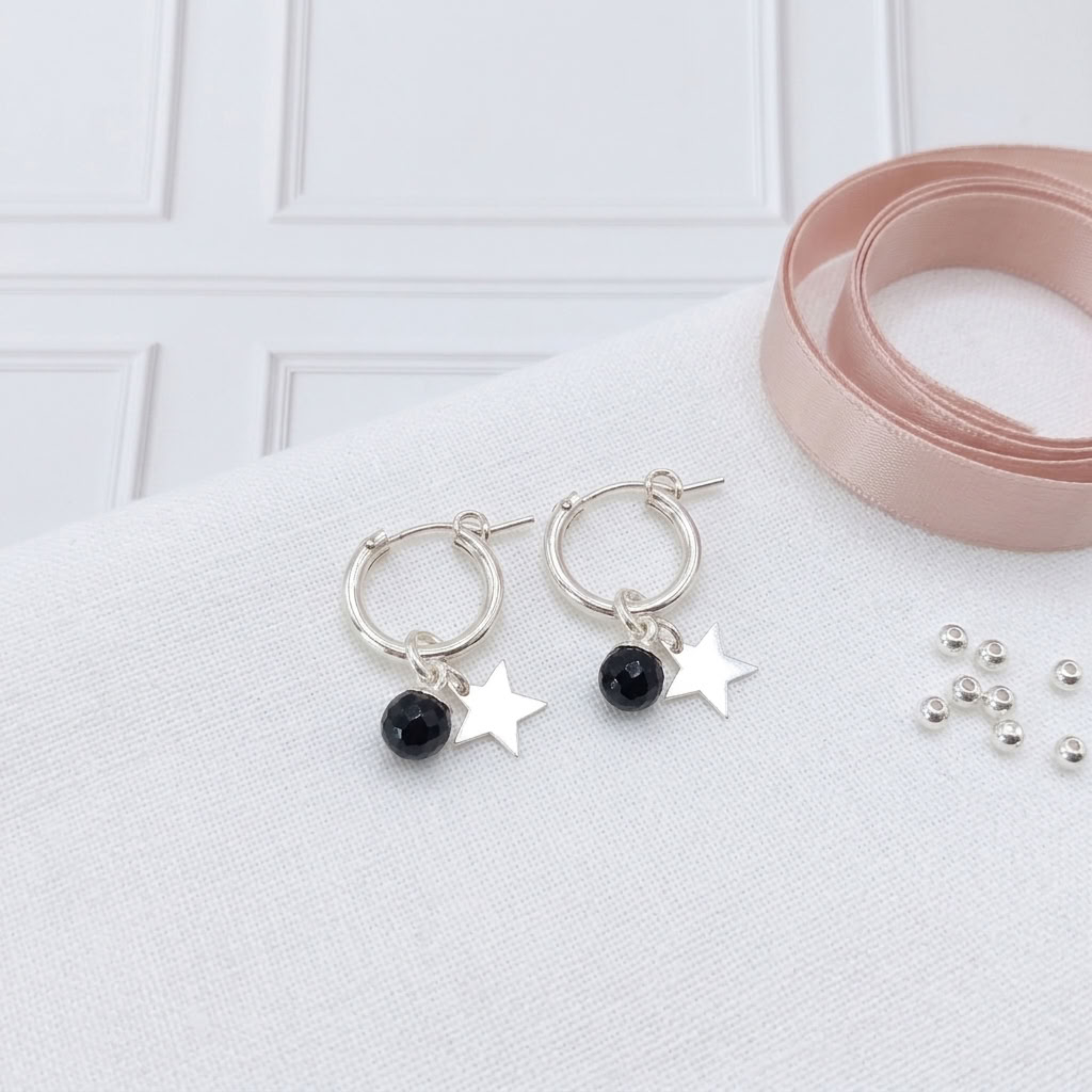 boucle-d-oreille-creoles-argent-925-massif-etoile-onyx-noir-lithotherapie-femme-l-insolente-bijoux
