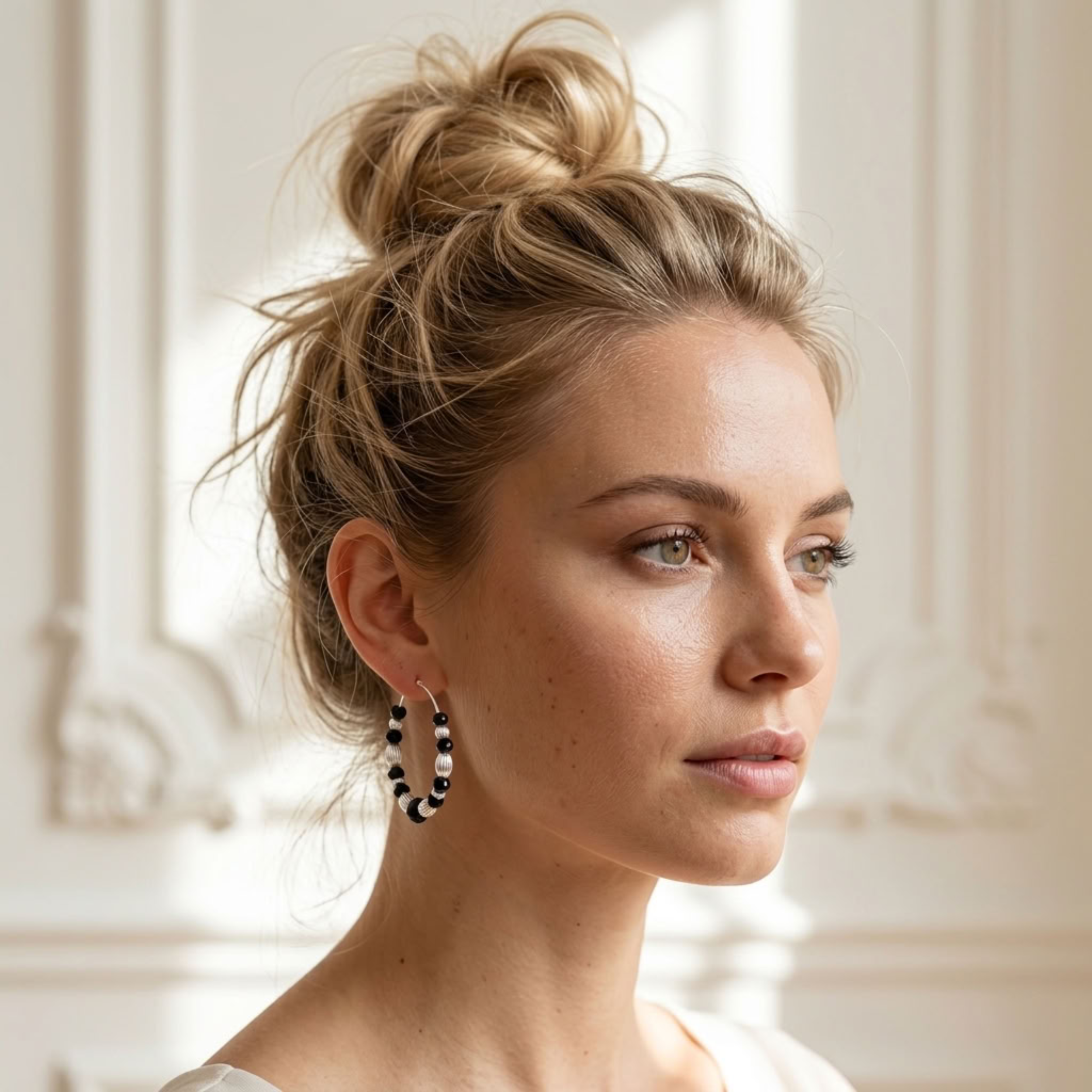 boucles-d-oreilles-creoles-argent-925-massif-femme-perles-striees-verre-noir-linsolente-bijoux