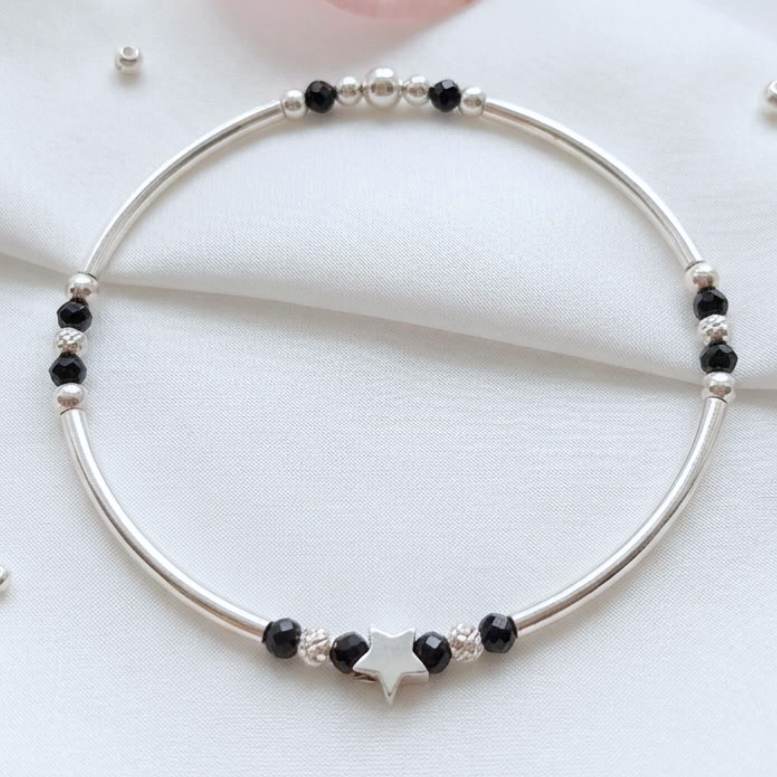 bracelet-argent-925-massif-spinelle-noire-veritable-femme-lithotherapie-bijoux-linsolente-bijoux