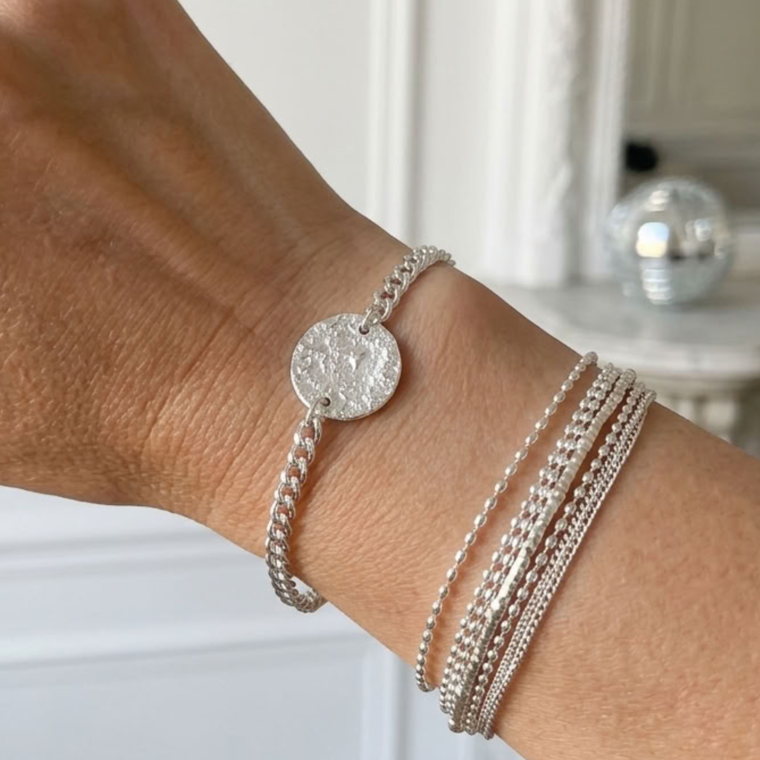 bracelet-chaine-argent-massif-925-chaine-gourmette-rock-femme-medaille-martelée-chaine-rallonge-linsolente-bijoux