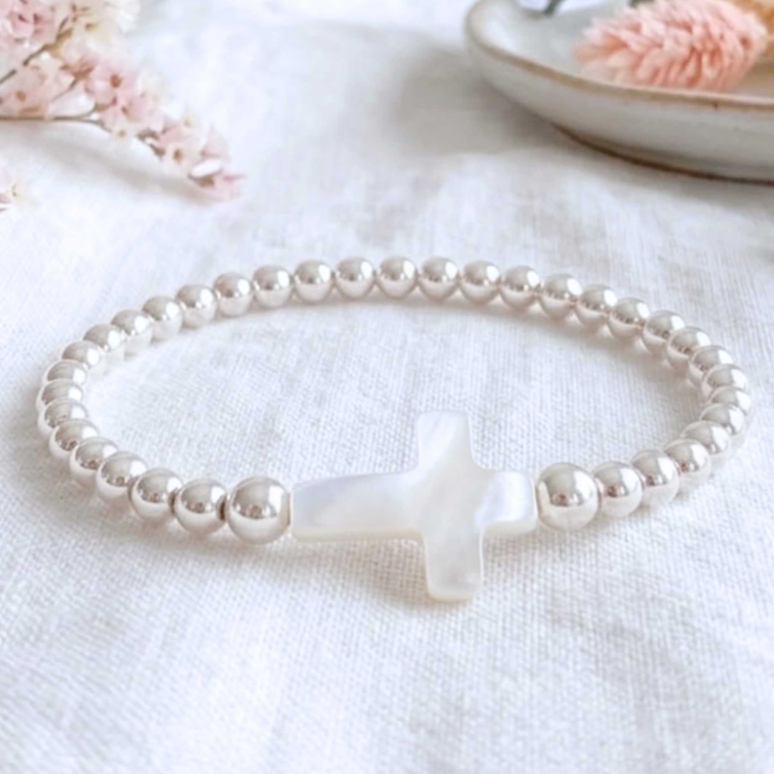 bracelet-perles-argent-massif-925-femme-elastique-croix-nacre-l-insolente-bijoux