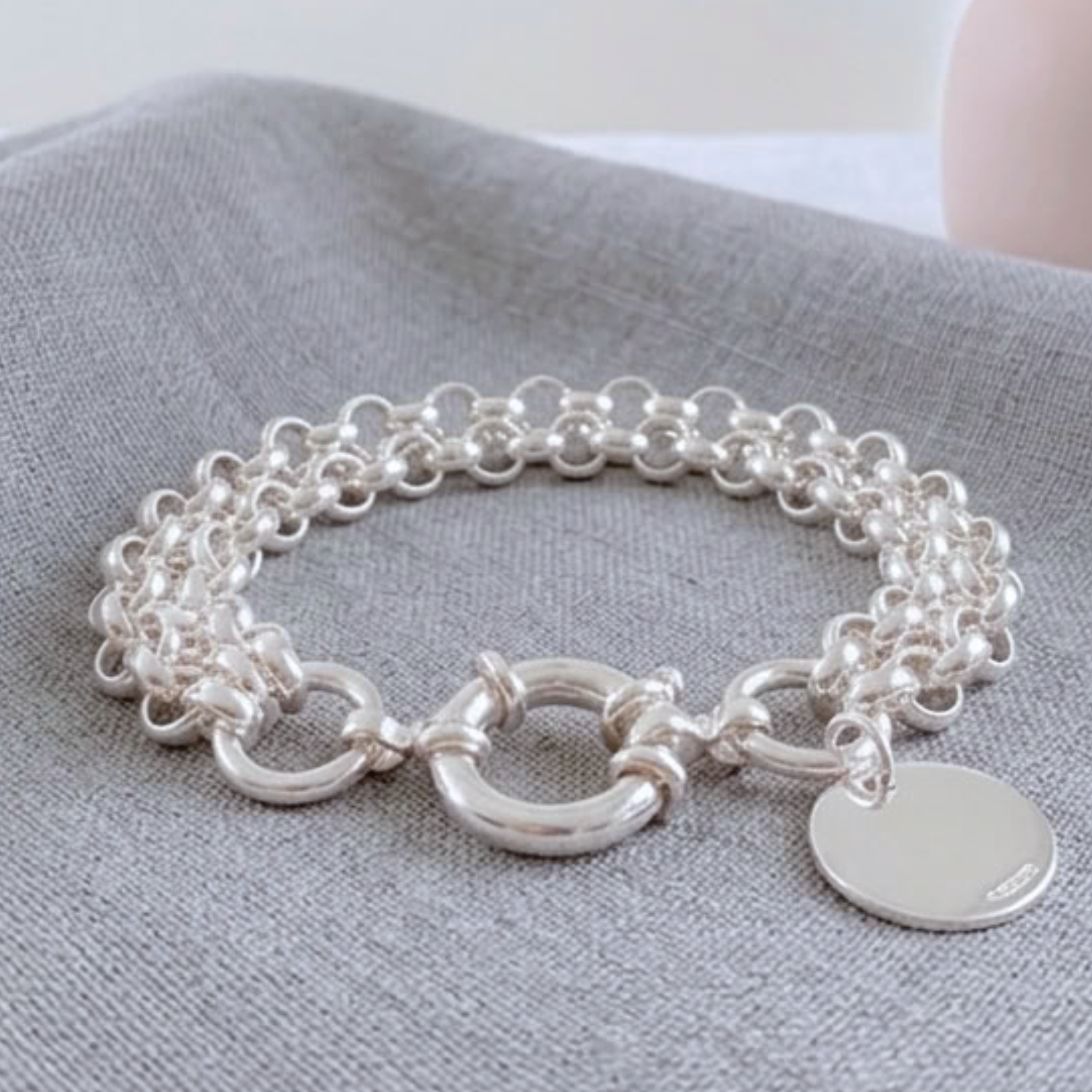 bracelet-femme-argent-925-massif-veritable-gros-maillon-epais-medaille-ronde-l-insolente-bijoux-artisanal-français