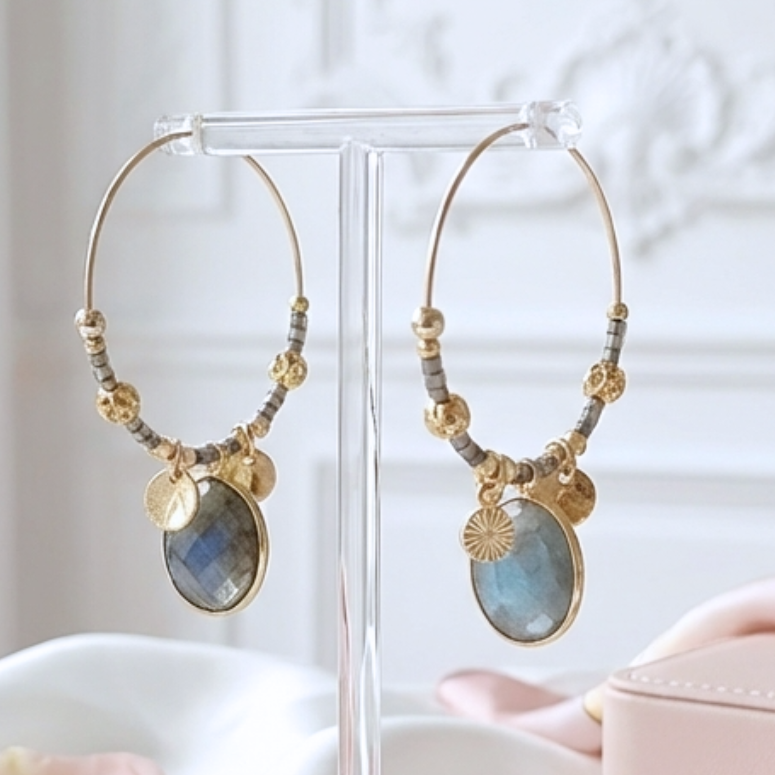 Boucles d'oreilles Anna labradorite gold filled créoles — L'Insolente Bijoux