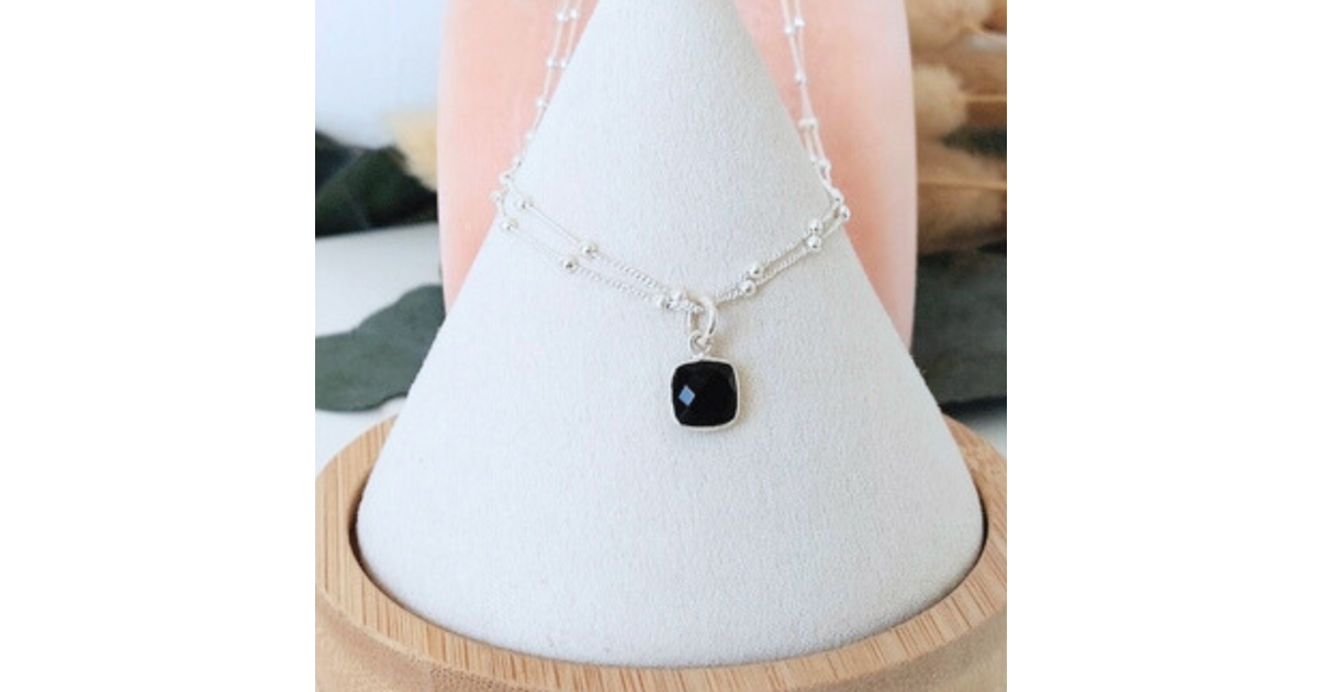 COLLIER CHAINE PIERRE ONYX ET POMPON ARGENT - COLLIERS ARGENT 925/Colliers Chaîne Argent