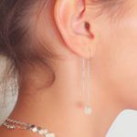 boucles-d-oreilles-traversantes-chaines-argent-925-lithotherapie-nacre-blanche-l-insolente-bijoux