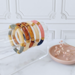 bracelet-elastique-jonc-tube-acrylique-simone-l-insolente-bijoux-rose (4)
