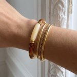 bracelet-elastique-jonc-tube-acrylique-simone-l-insolente-bijoux-rose (3)