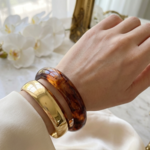 bracelet-jonc-femme-vintage-ecaille-acrylique-large-vintage-l-insolente-bijoux (4)