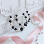 boucles-d-oreilles-creoles-argent-925-massif-perles-striees-verre-noir-l-insolente-bijoux
