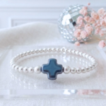 bracelet-perles-argent-massif-925-femme-elastique-croix-ceramique-l-insolente-bijoux-artisanal-français