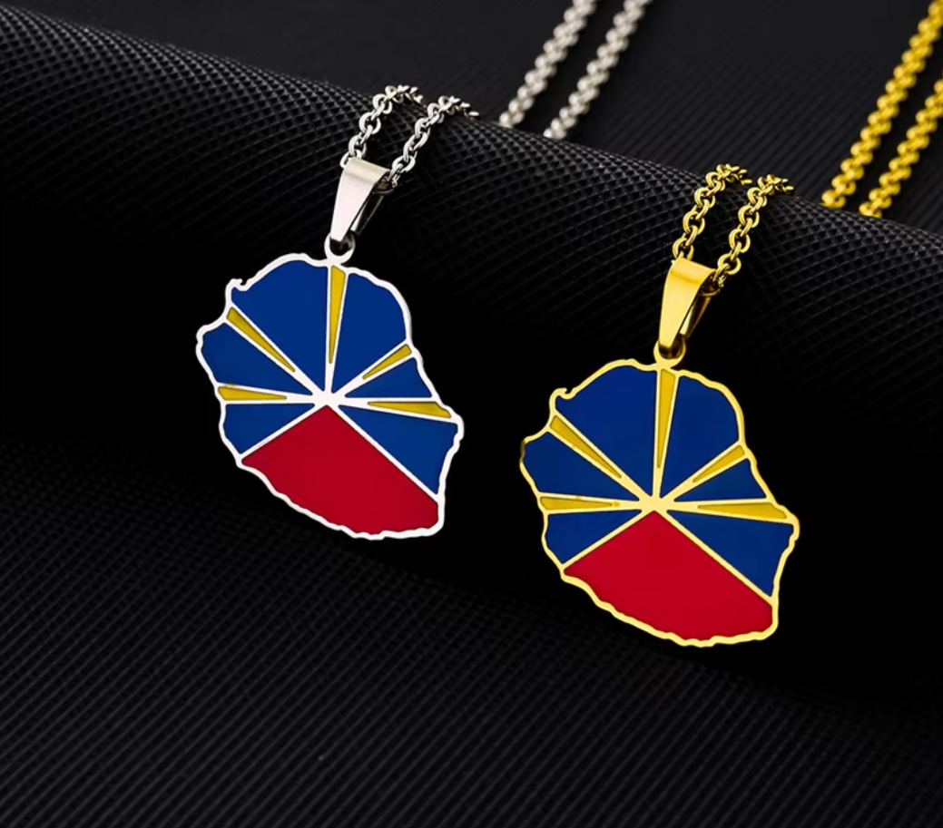 974_col_drapeau_main