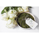 bouquet-roses-bowl-moss-wedding-rings-with-blank-tag