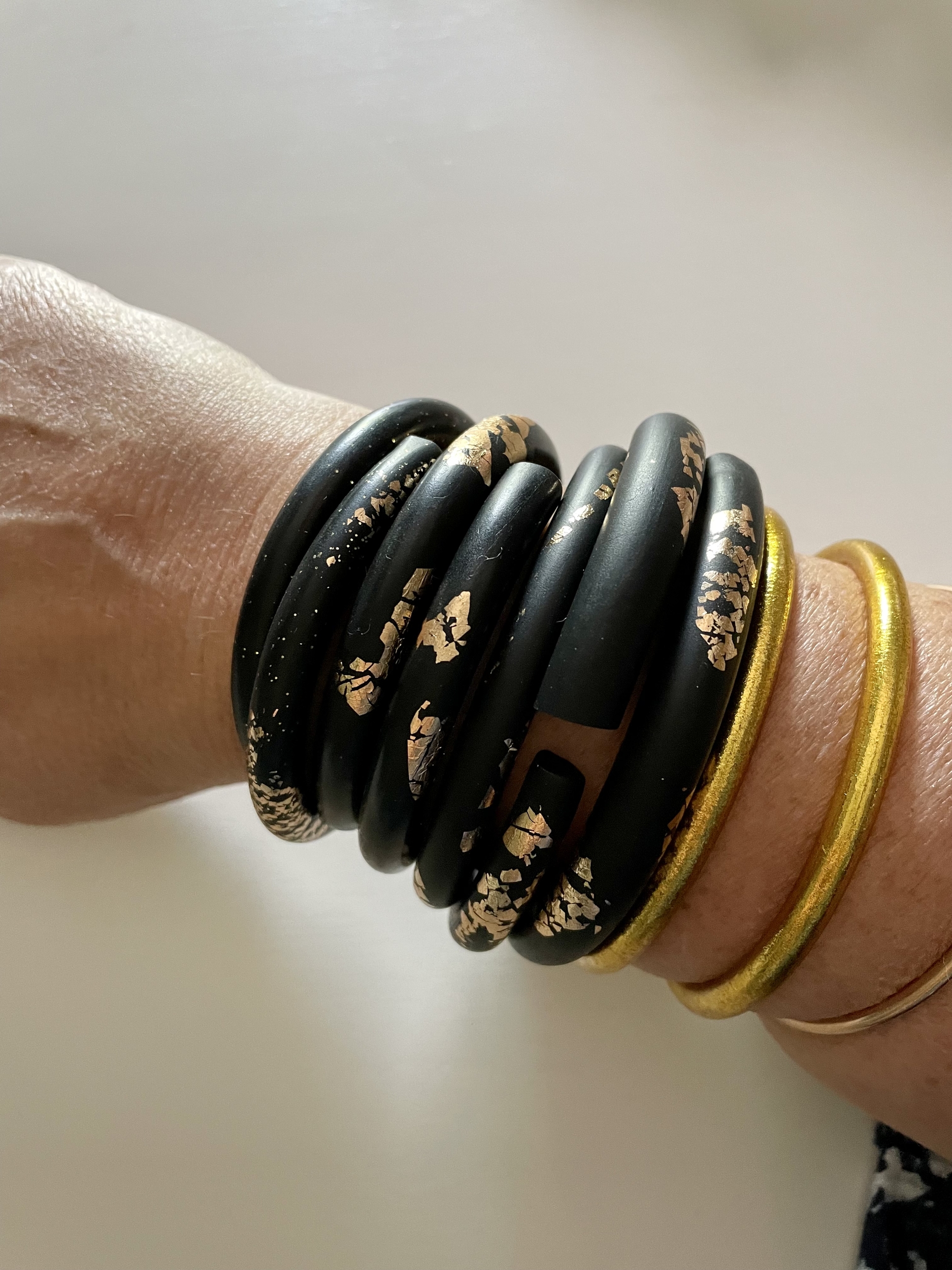 bracelet-jonc-noir-or