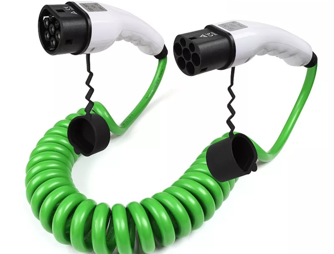 Câble de recharge en spirale Type 2 côté véhicule / Type 2 côté borne / 7,2  Kw / monophasé - Câbles Type 2 côté véhicule - GreenPlug