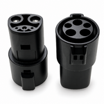 Deux côtés du même adaptateur Type 1 vers Tesla/NACS