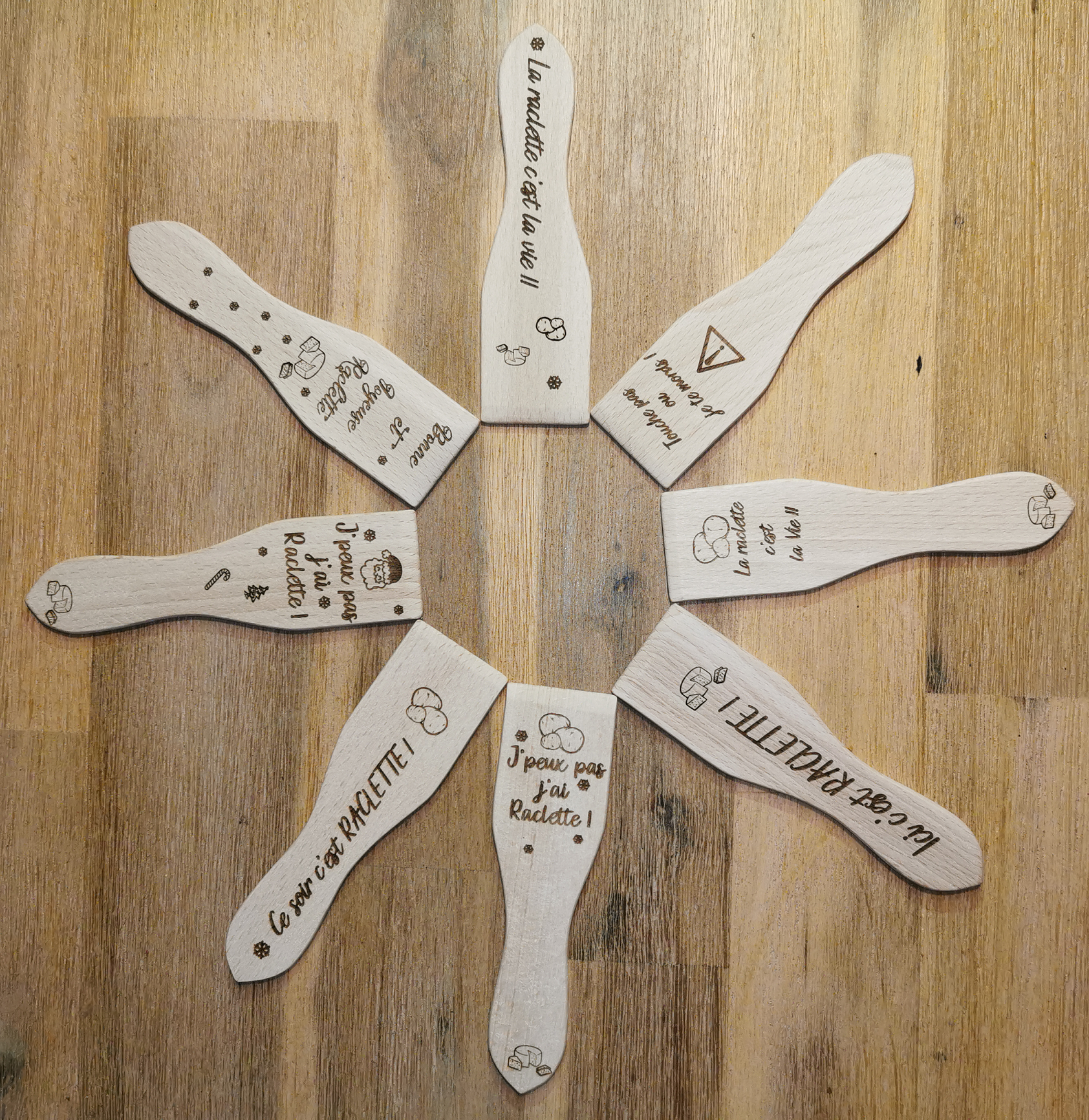 Spatule à raclette personnalisée en bois gravée au laser