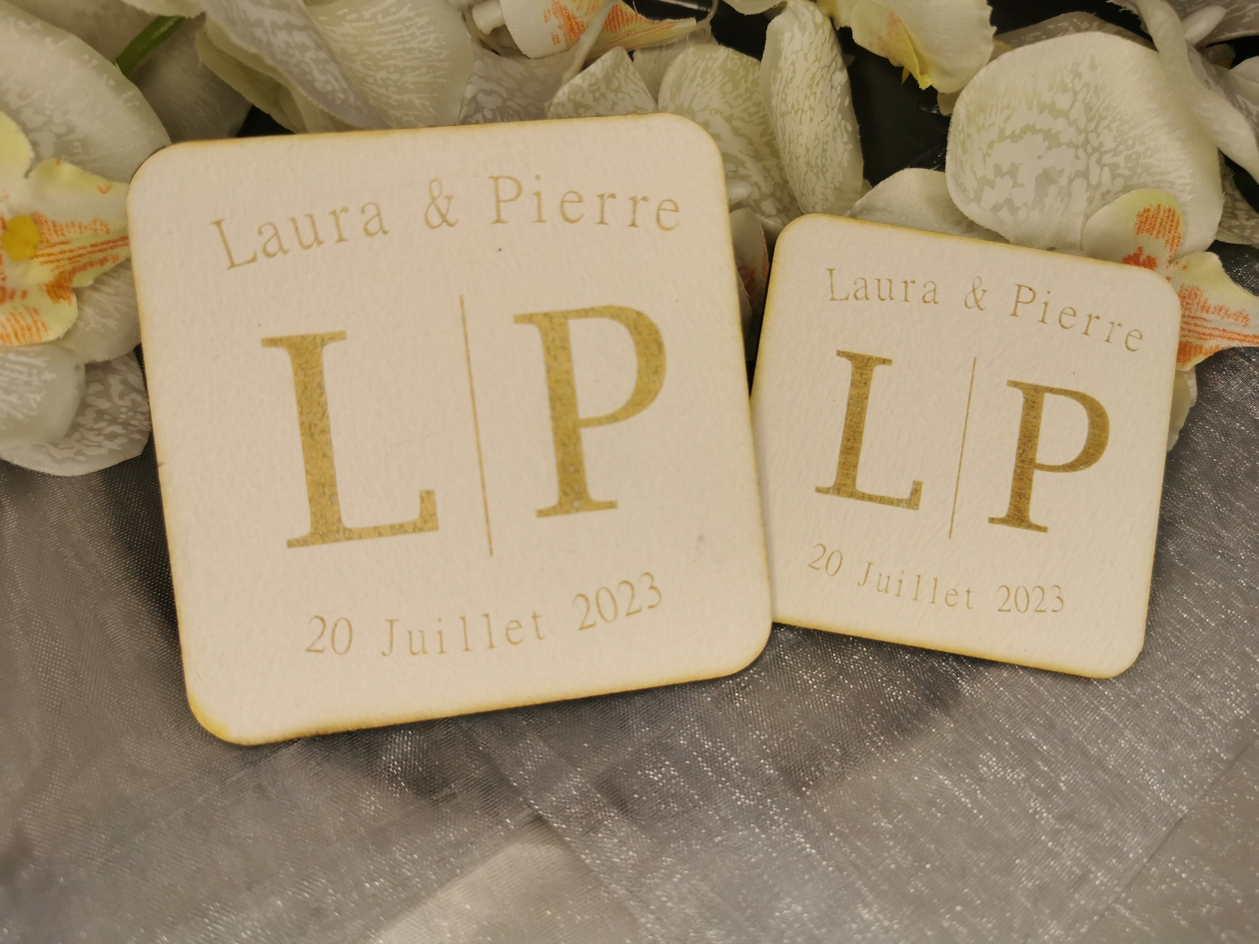 Sous-verres en bois personnalisés pour faveurs de mariage